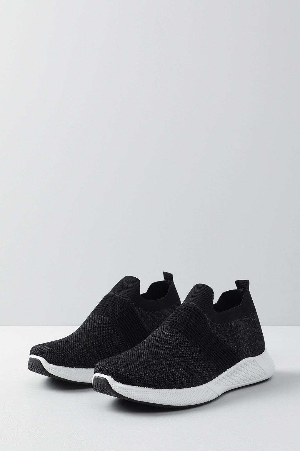 

Кроссовки мужские Ever be PM158_01_01_TU черные 41 RU, Черный, PM158_01_01_TU