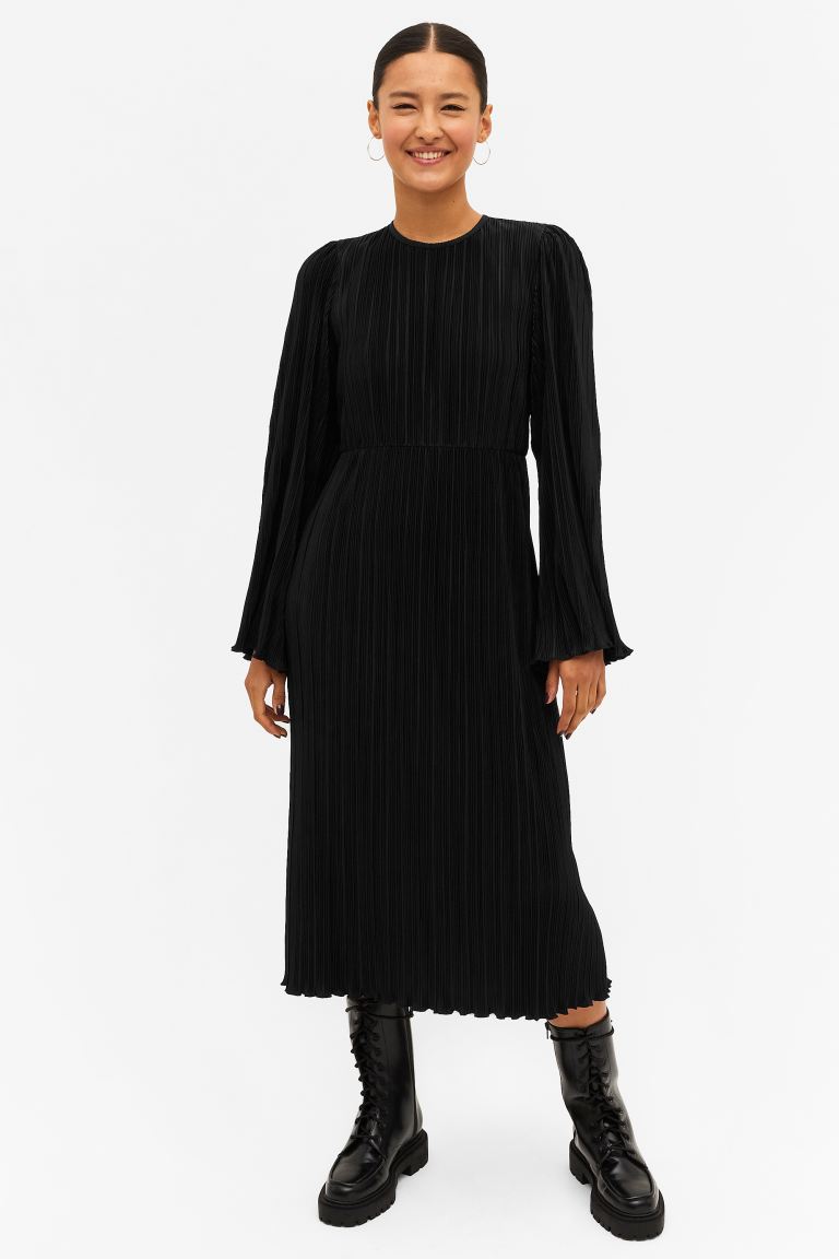 

Платье женское Monki 1109741003 черное S (доставка из-за рубежа), 1109741003