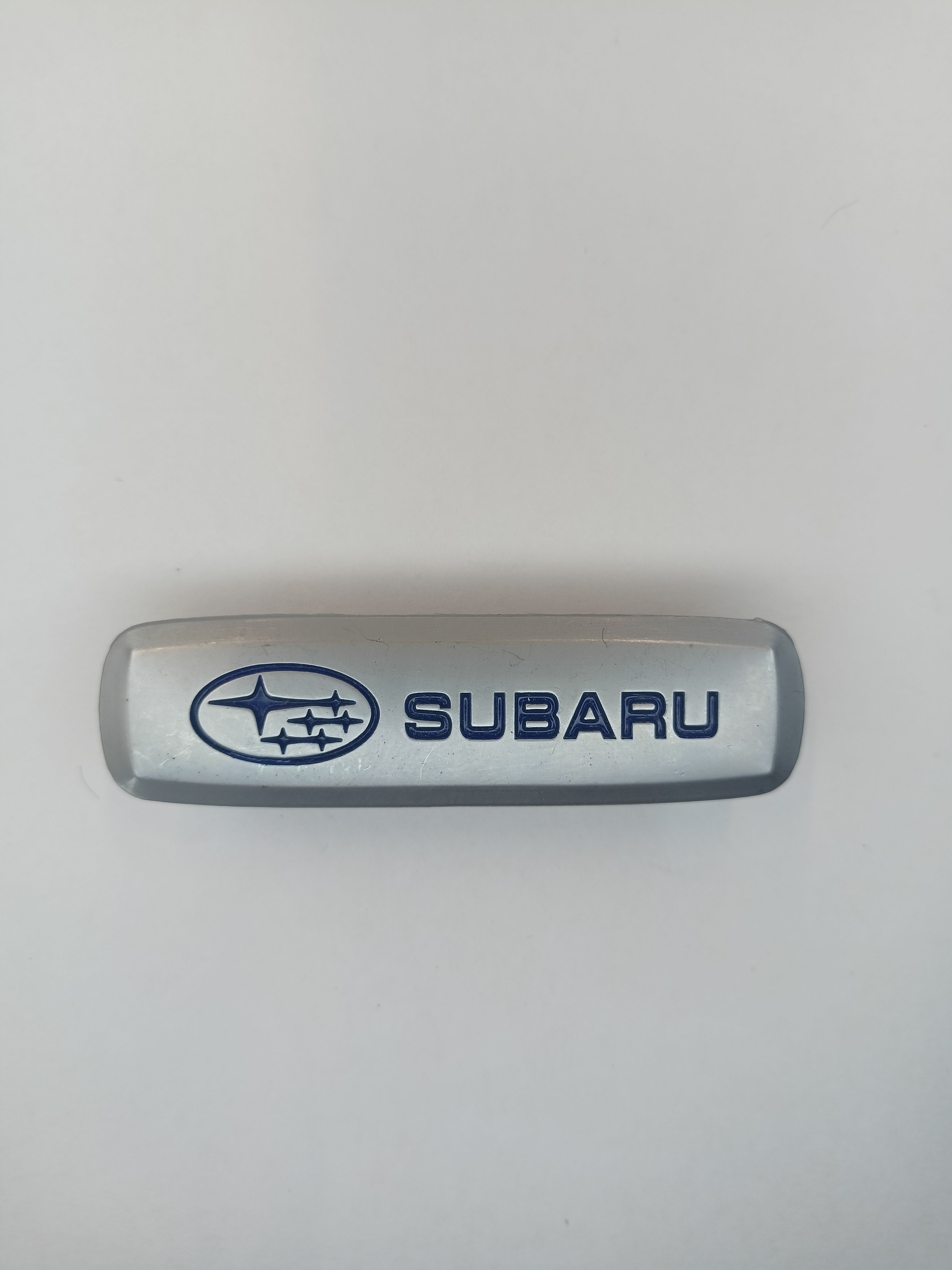 

Логотип с маркой автомобиля для ЭВА ковриков SUBARU