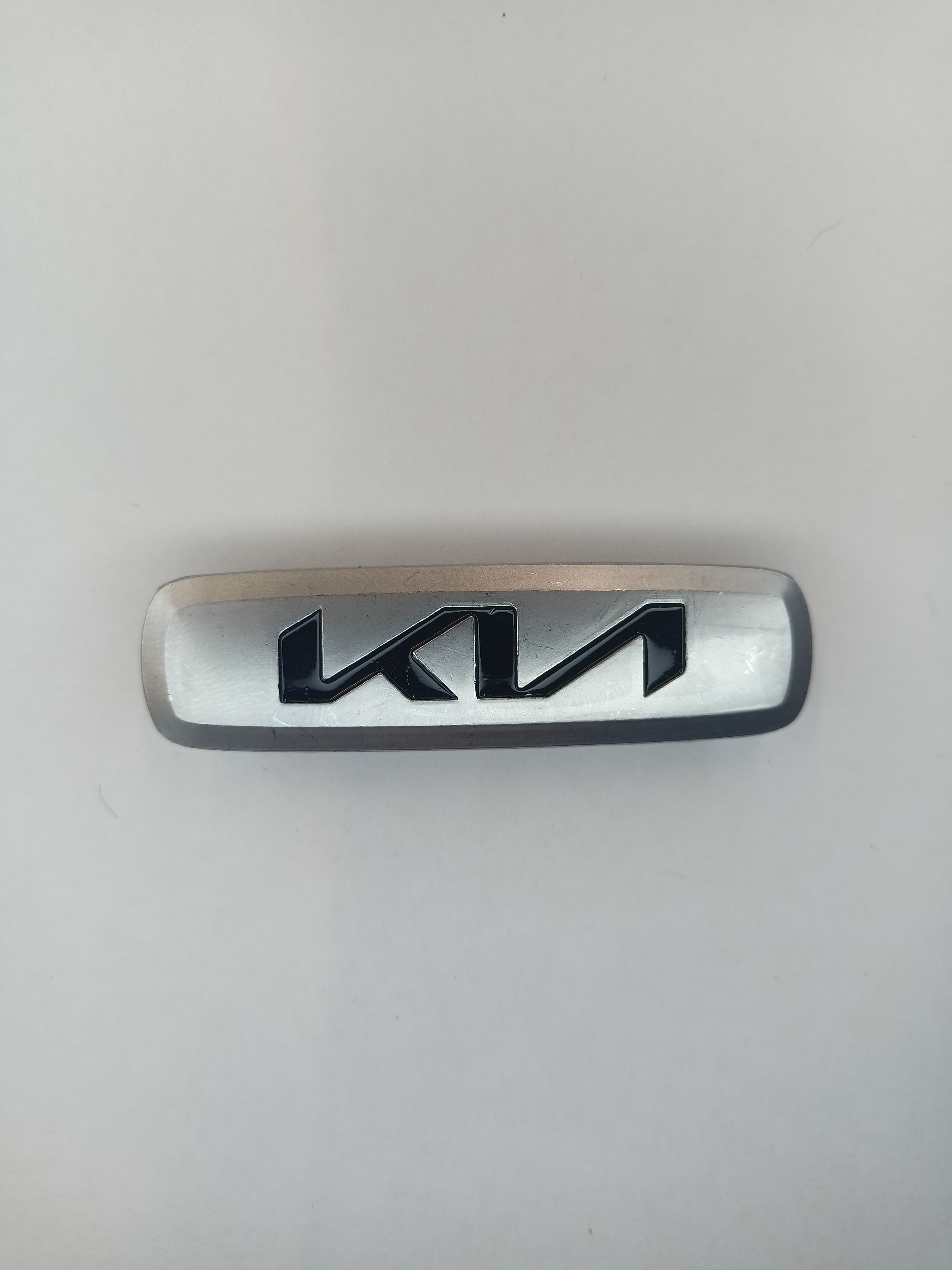 

Логотип с маркой автомобиля для ЭВА ковриков KIA