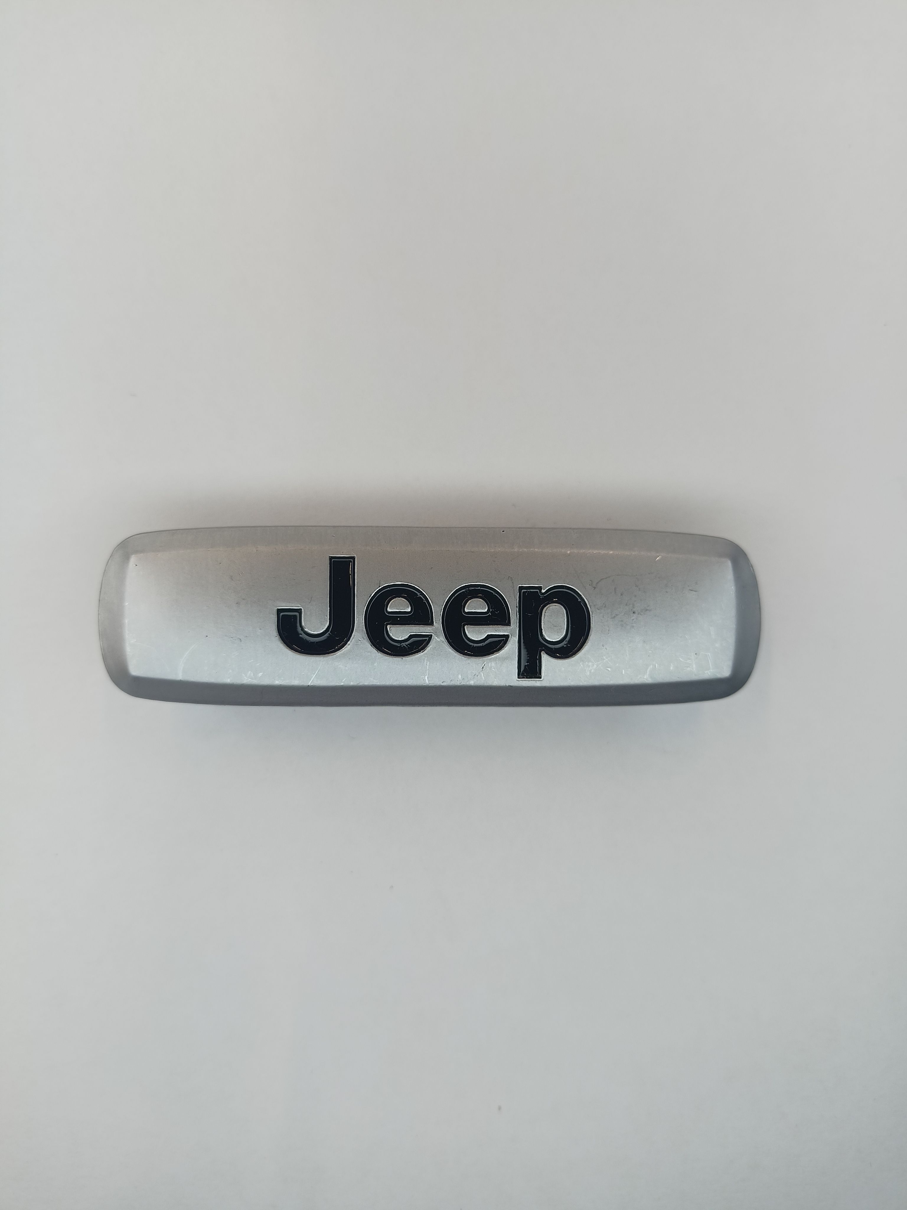 

Логотип с маркой автомобиля для ЭВА ковриков JEEP