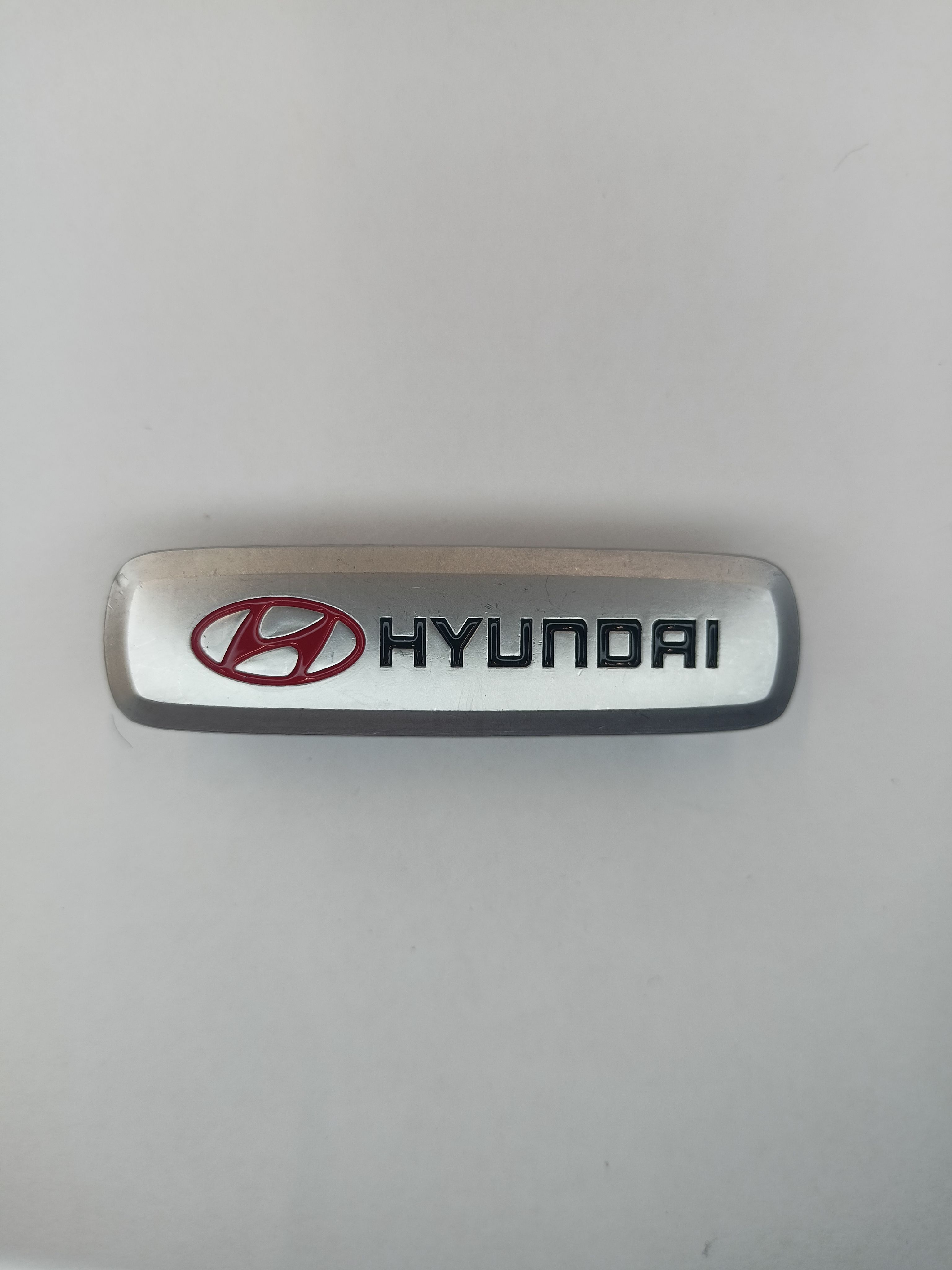 

Логотип с маркой автомобиля для ЭВА ковриков HYUNDAI