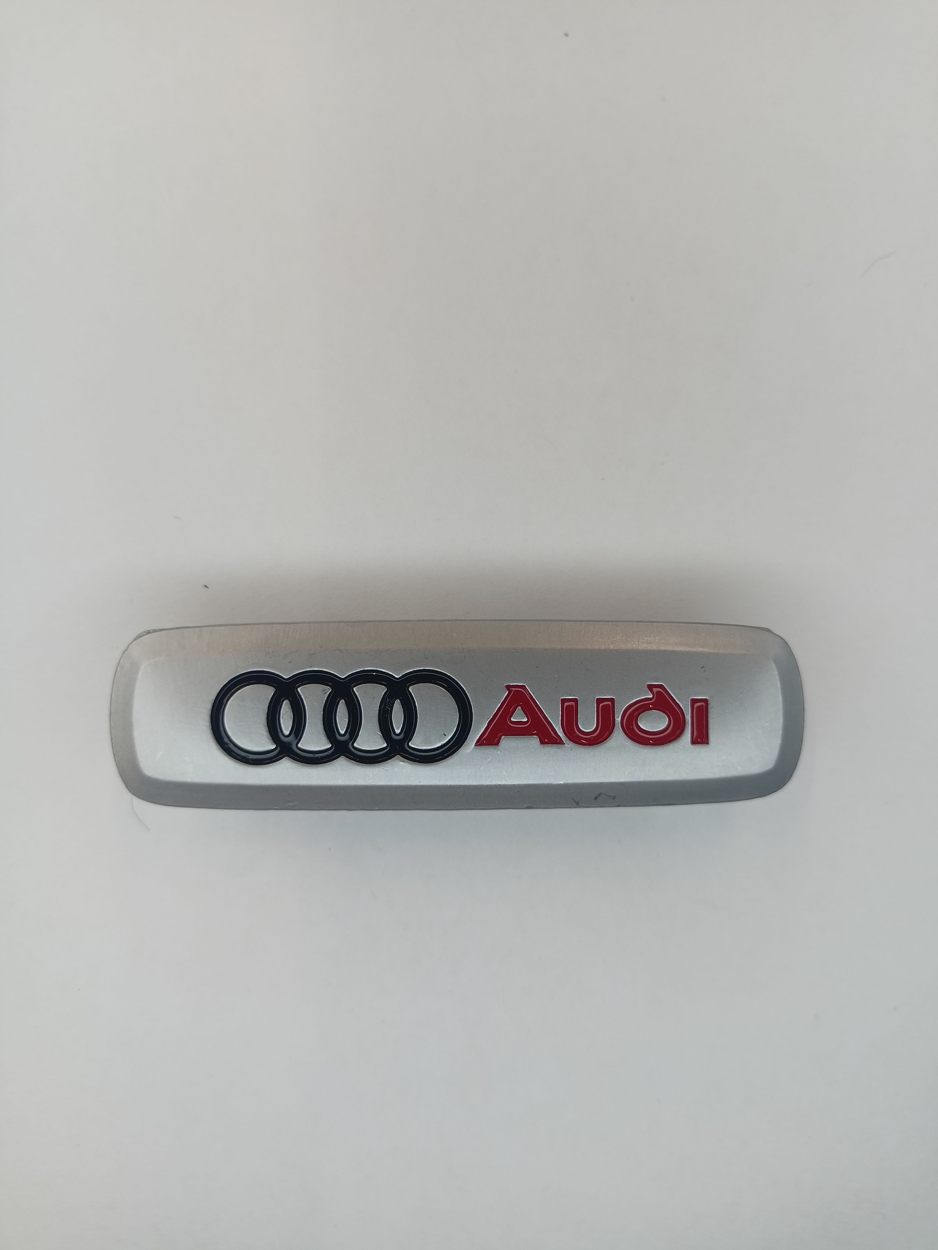 

Логотип с маркой автомобиля для ЭВА ковриков AUDI