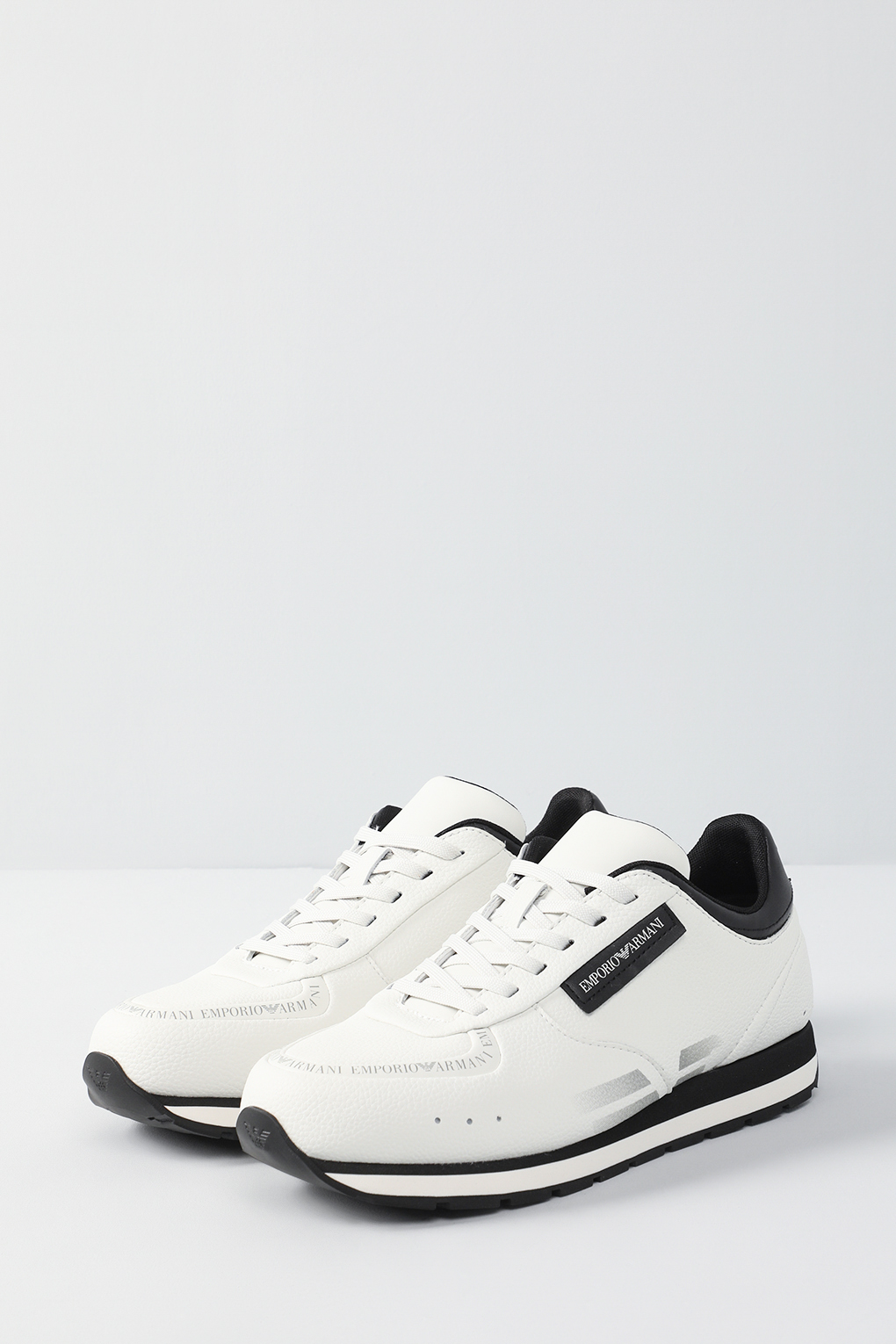 

Кроссовки женские Emporio Armani X3X181 XN826 белые 7 US, Белый, X3X181 XN826