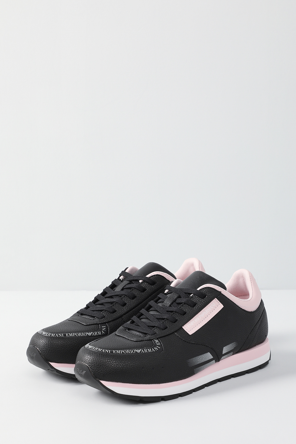 

Кроссовки женские Emporio Armani X3X181 XN826 черные 11 US, Черный, X3X181 XN826
