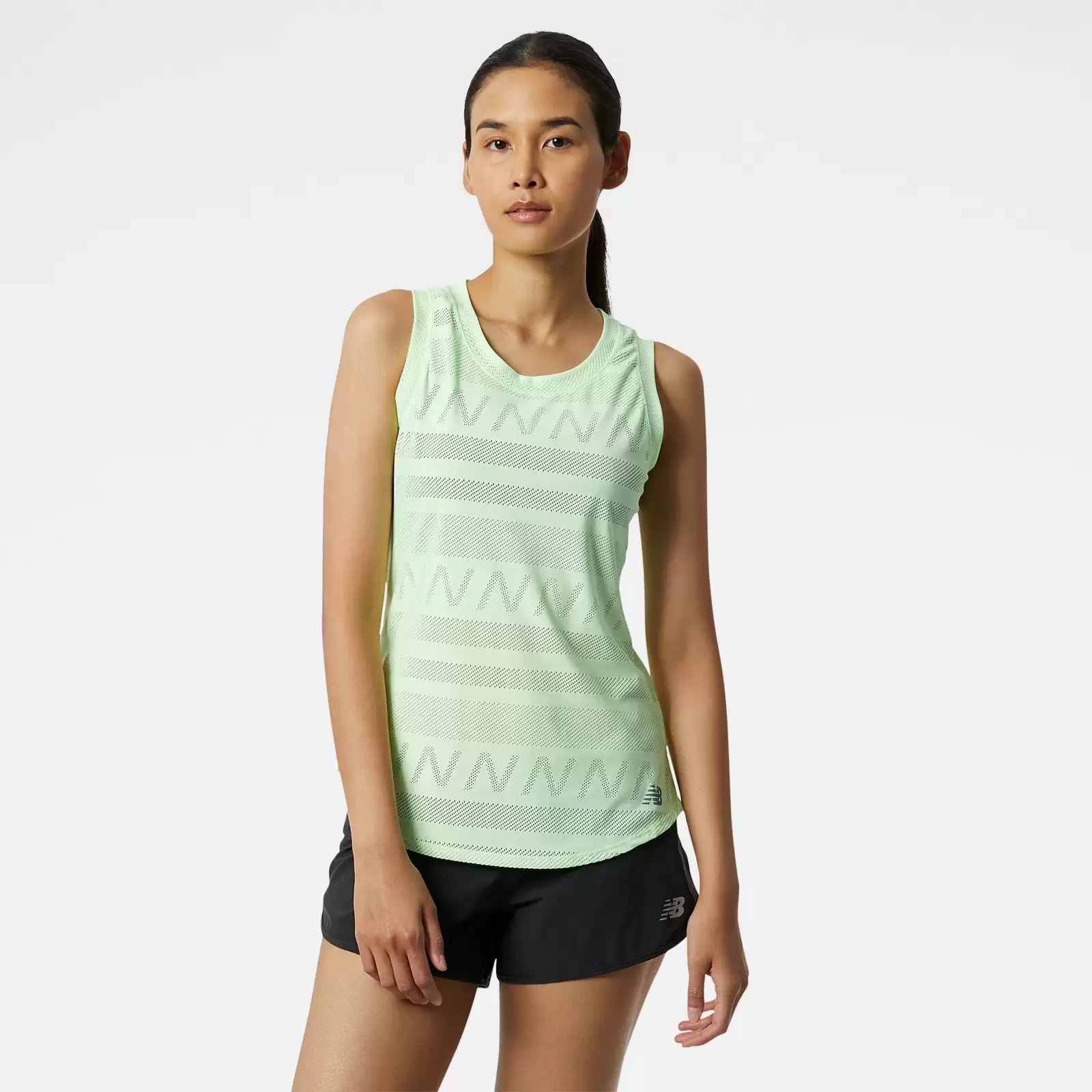 фото Майка женская new balance q speed jacquard tank зеленая m