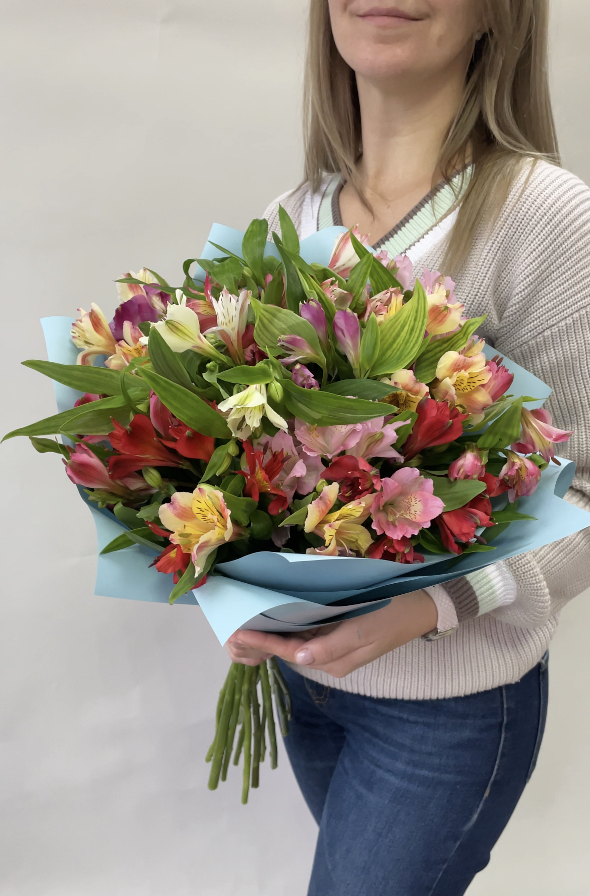 

Монобукет FLORET альстромерия 30 см x 40 см 15 шт. разноцветный, 38