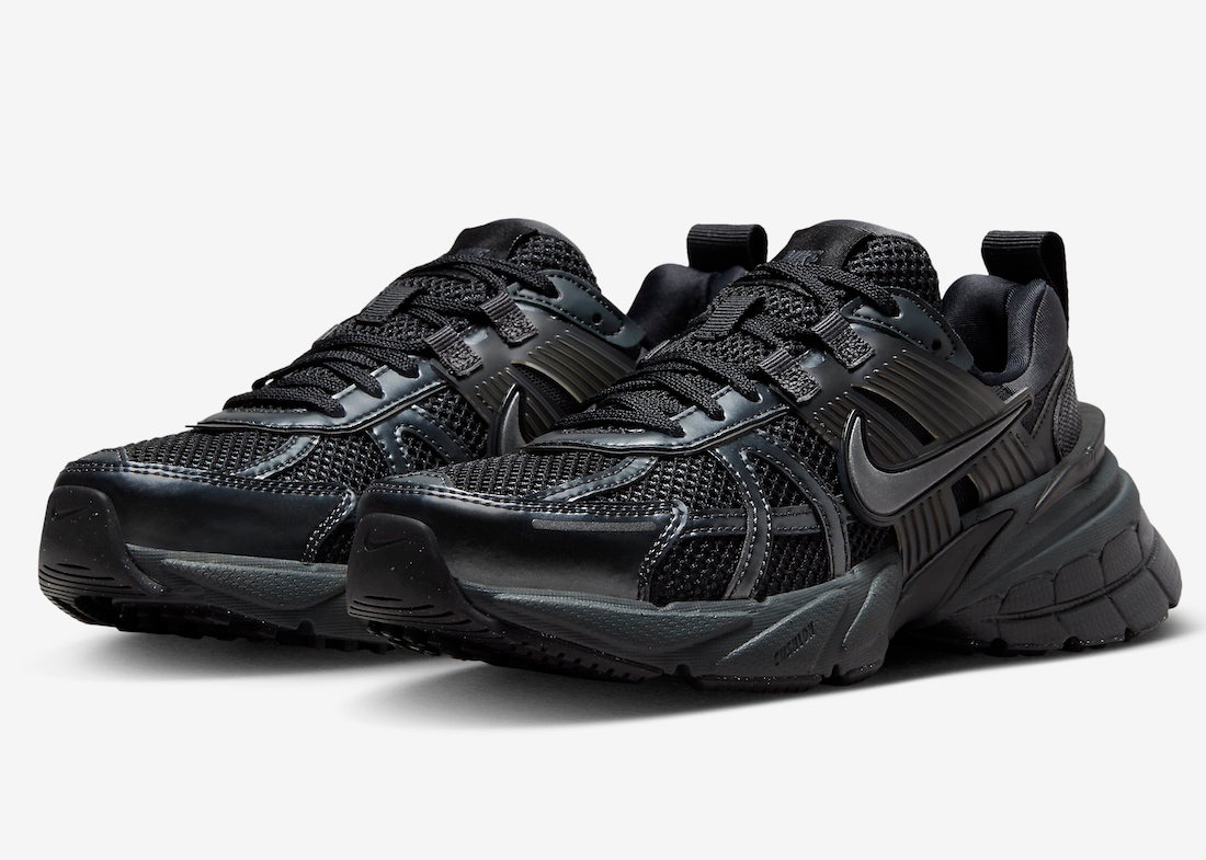 

Кроссовки женские Nike V2K Run черные 6.5 US, Черный, V2K Run
