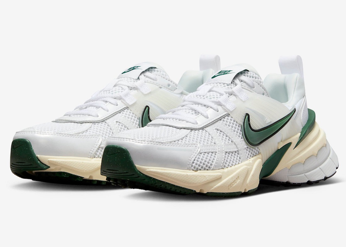 

Кроссовки женские Nike V2K Run белые 8.5 US, Белый, V2K Run
