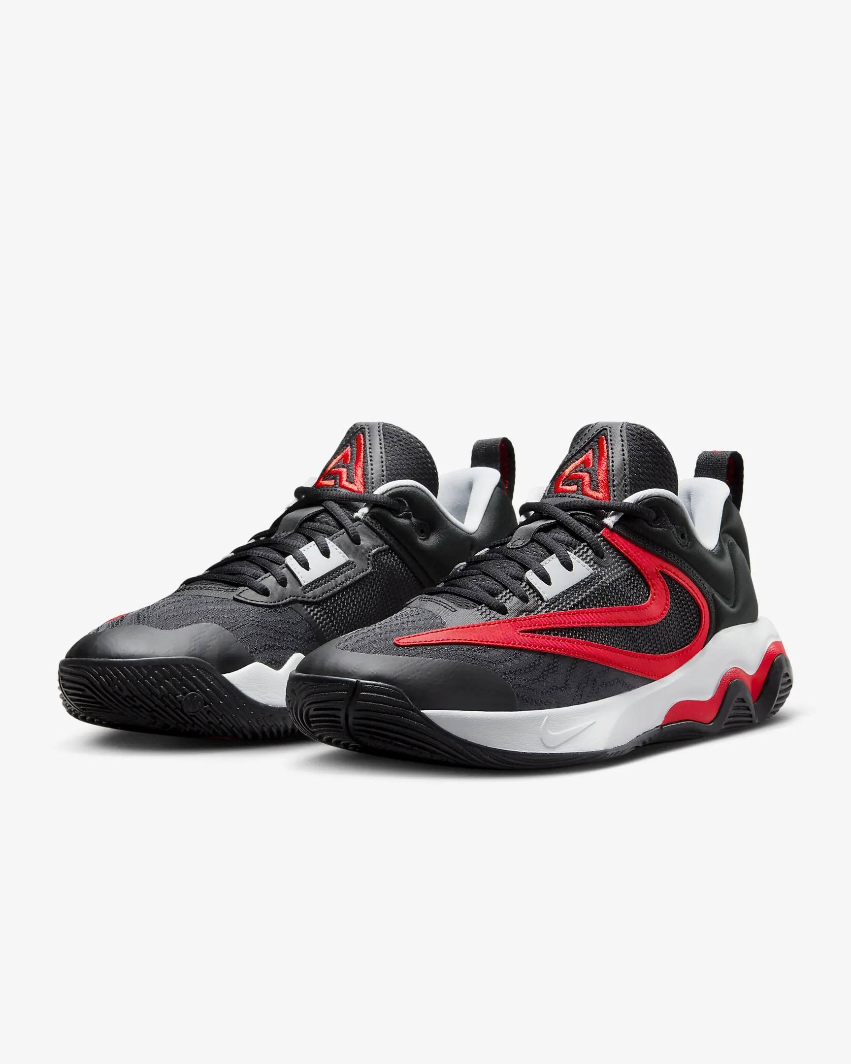 

Кроссовки унисекс Nike GIANNIS IMMORTALITY 3 черные 13.5 US, Черный, GIANNIS IMMORTALITY 3