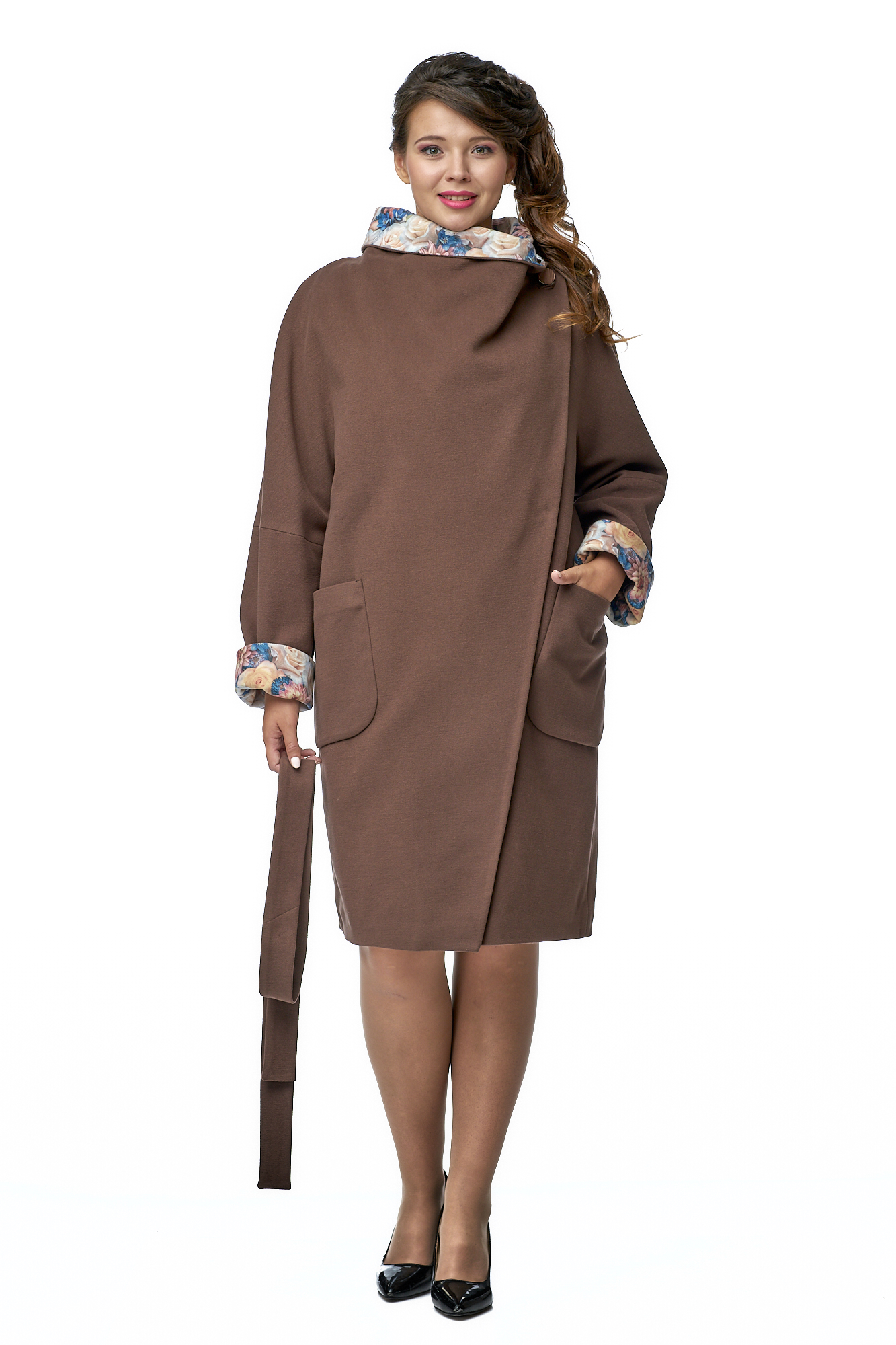 Пальто женское МОСМЕХА 8001059 коричневое 46 RU