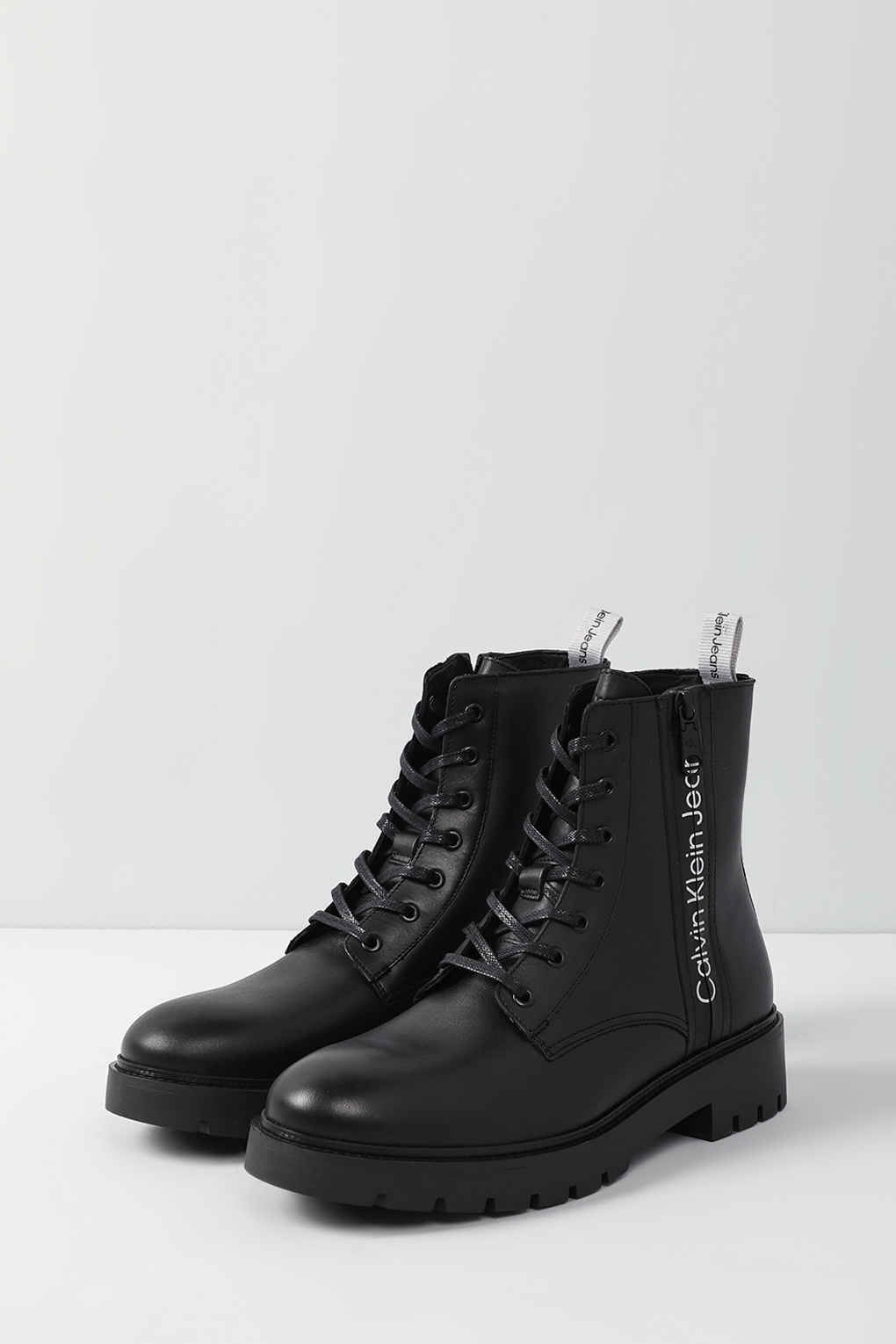 

Ботинки мужские Calvin Klein YM0YM00262 черные 42 EU, Черный, YM0YM00262