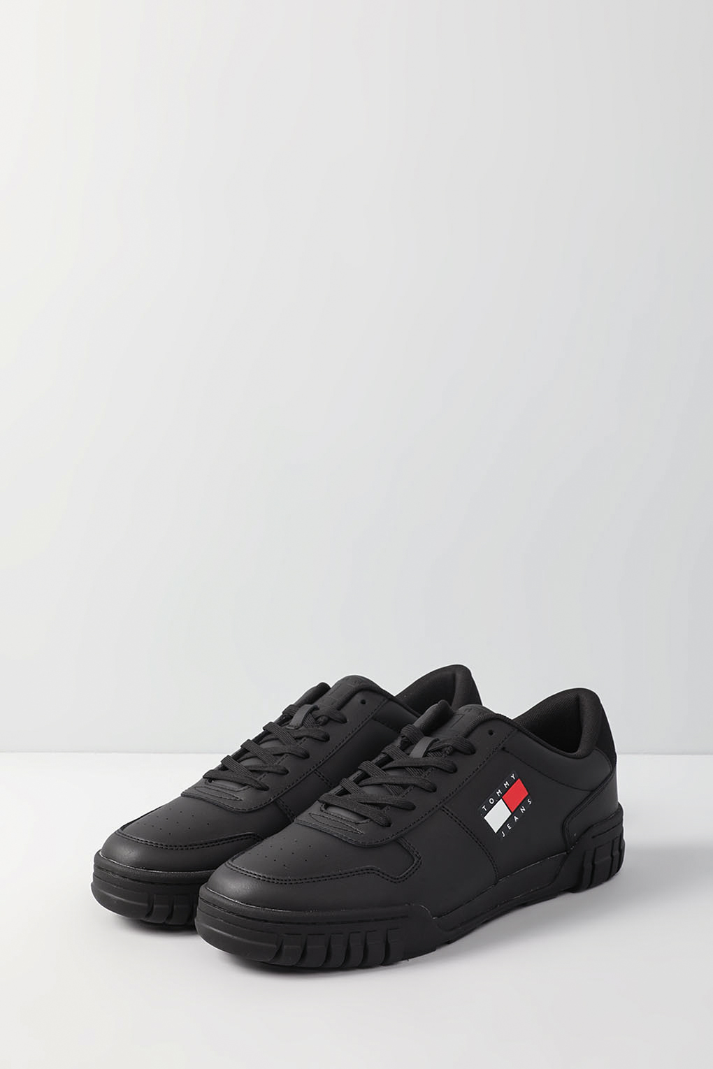 

Кеды мужские Tommy Hilfiger EM0EM01068 черные 44 EU, Черный, EM0EM01068