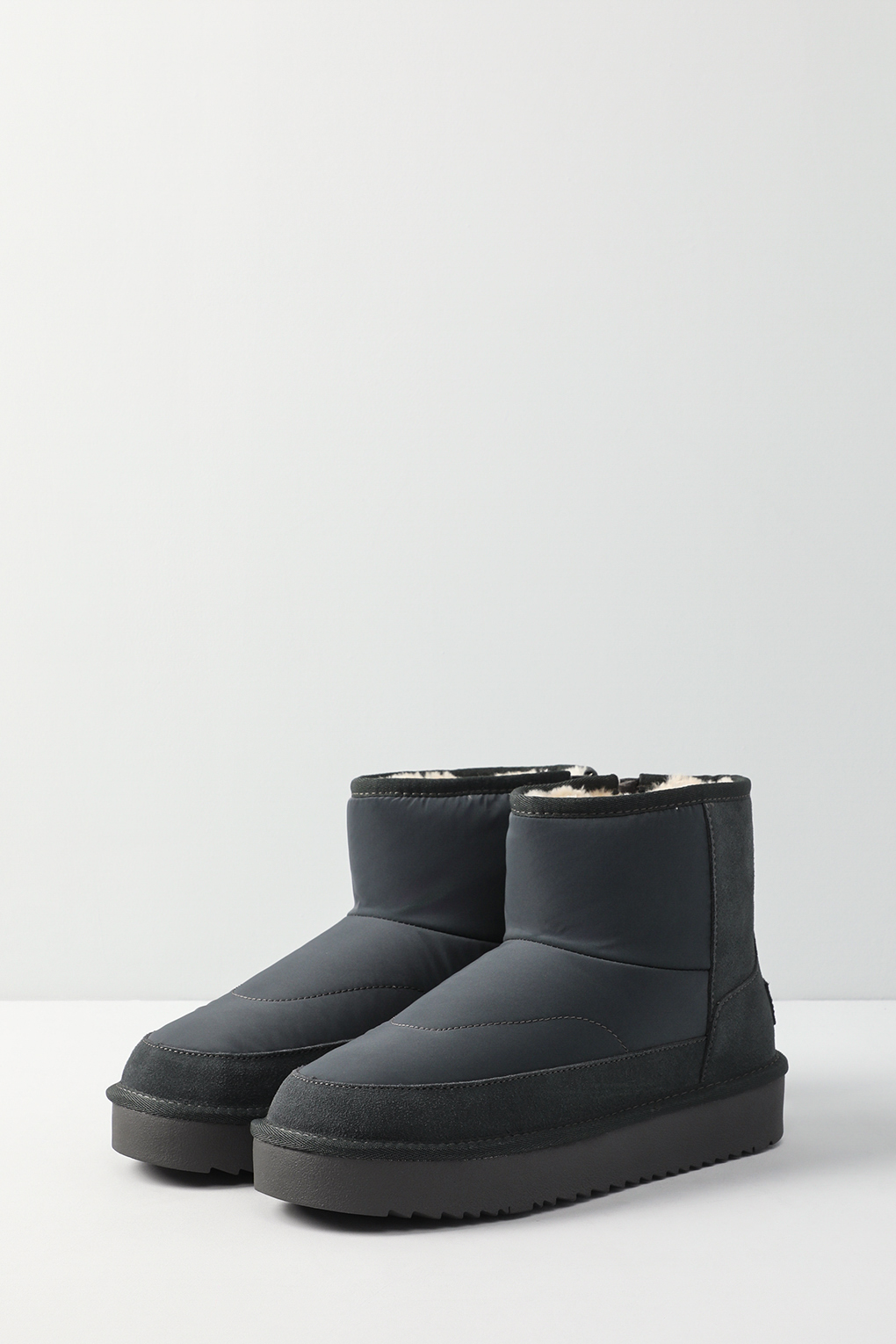 

Угги женские Esprit 093EK1W305 черные 37 EU, Черный, 093EK1W305