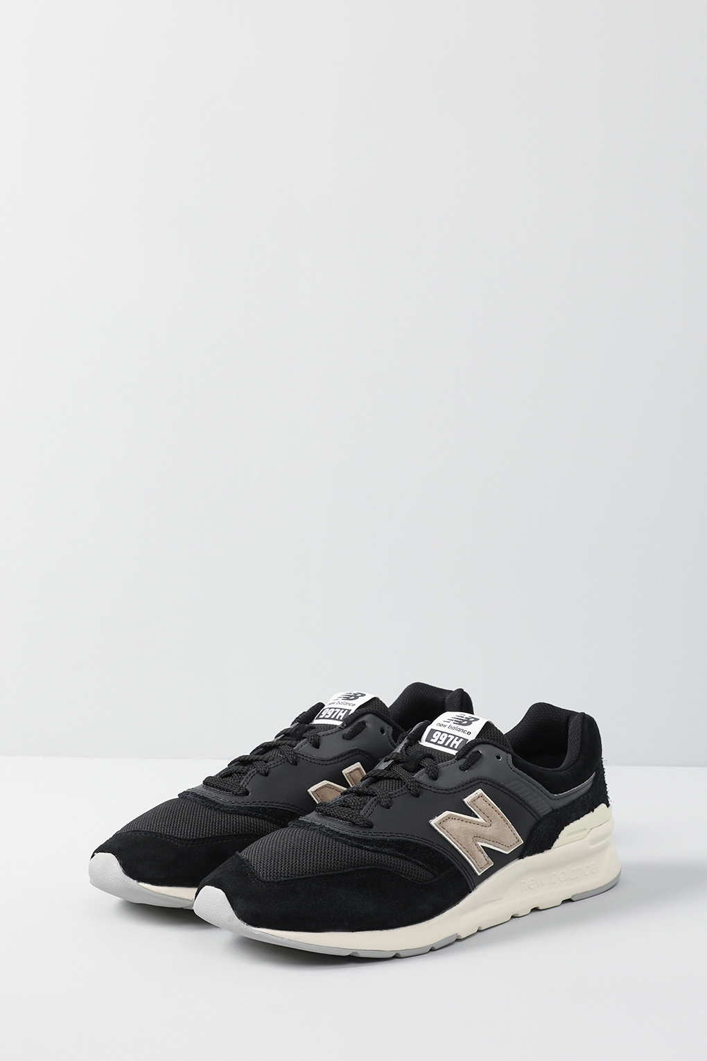 

Кроссовки мужские New Balance CM997HPE черные 11 US, Черный, CM997HPE