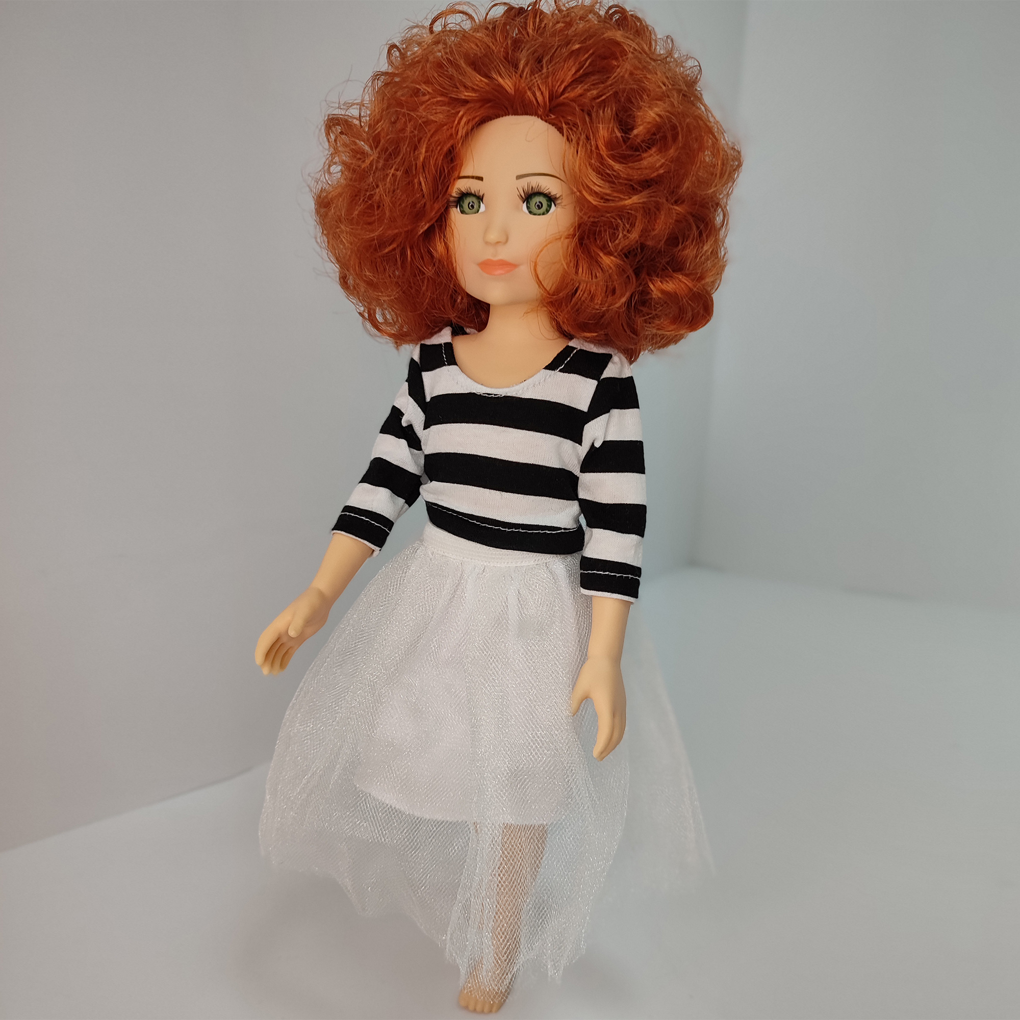 Кукла ВАРЯ TRINITY Dolls с кудрями полоска белый, в крафт коробке