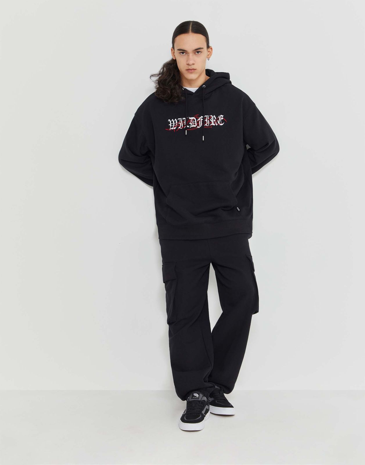 

Спортивные брюки Gloria Jeans BAC012607 черный 9-11л/146 для мальчика, BAC012607
