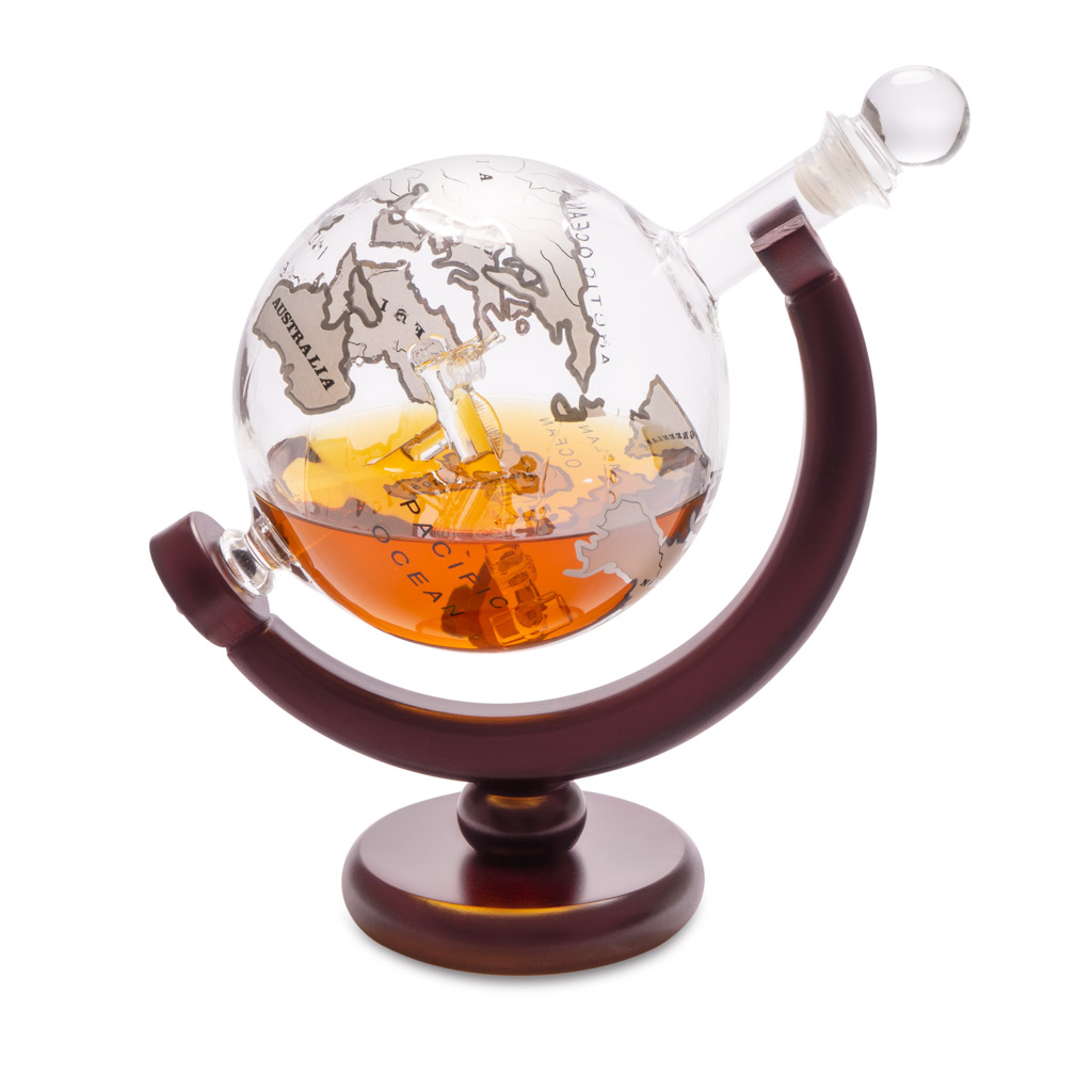 фото Декантер для виски с деревянной подставкой globe 0.8л balvi