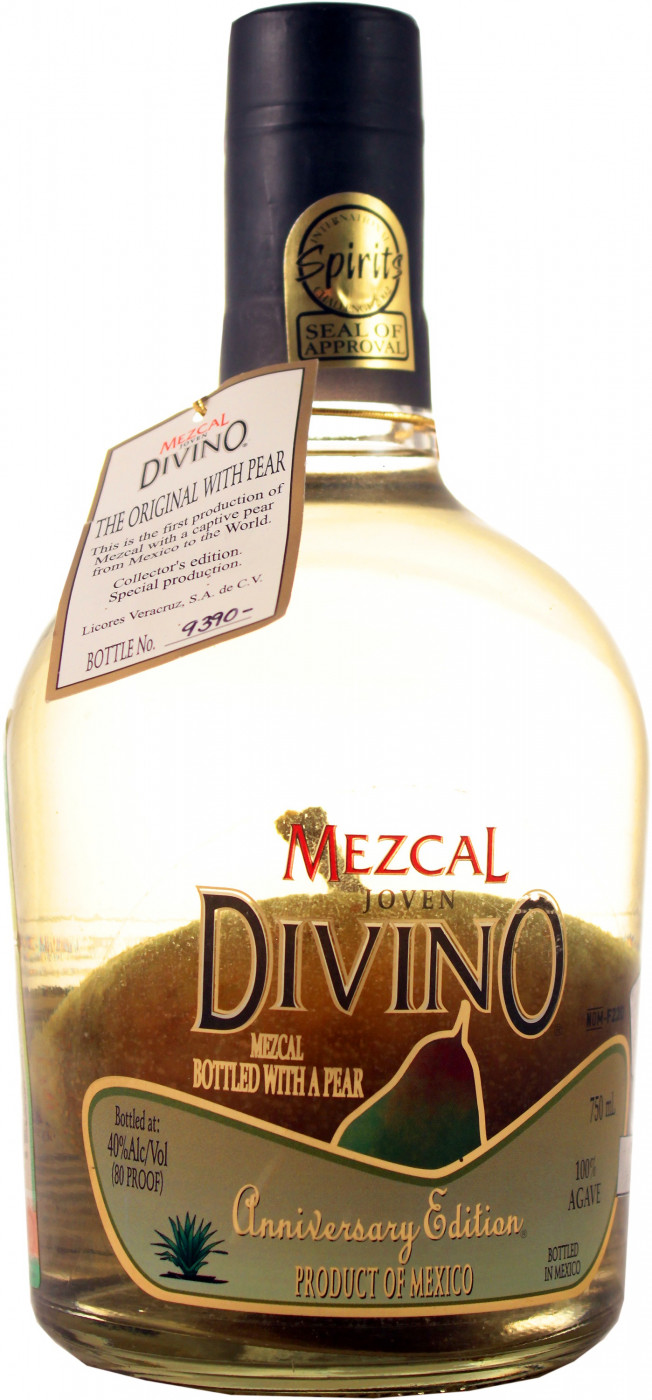 

Текила "Divino" Mezcal Joven, with a Pear, Серебряная