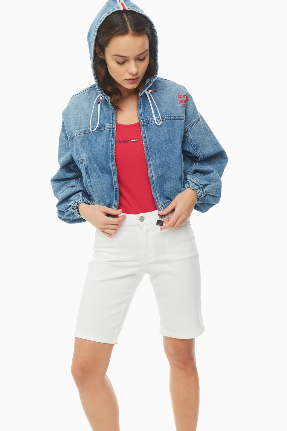 

Шорты бермуды женские Tommy Jeans DW0DW08162 1CD candle white str белые 27 US, Белый, DW0DW08162 1CD candle white str