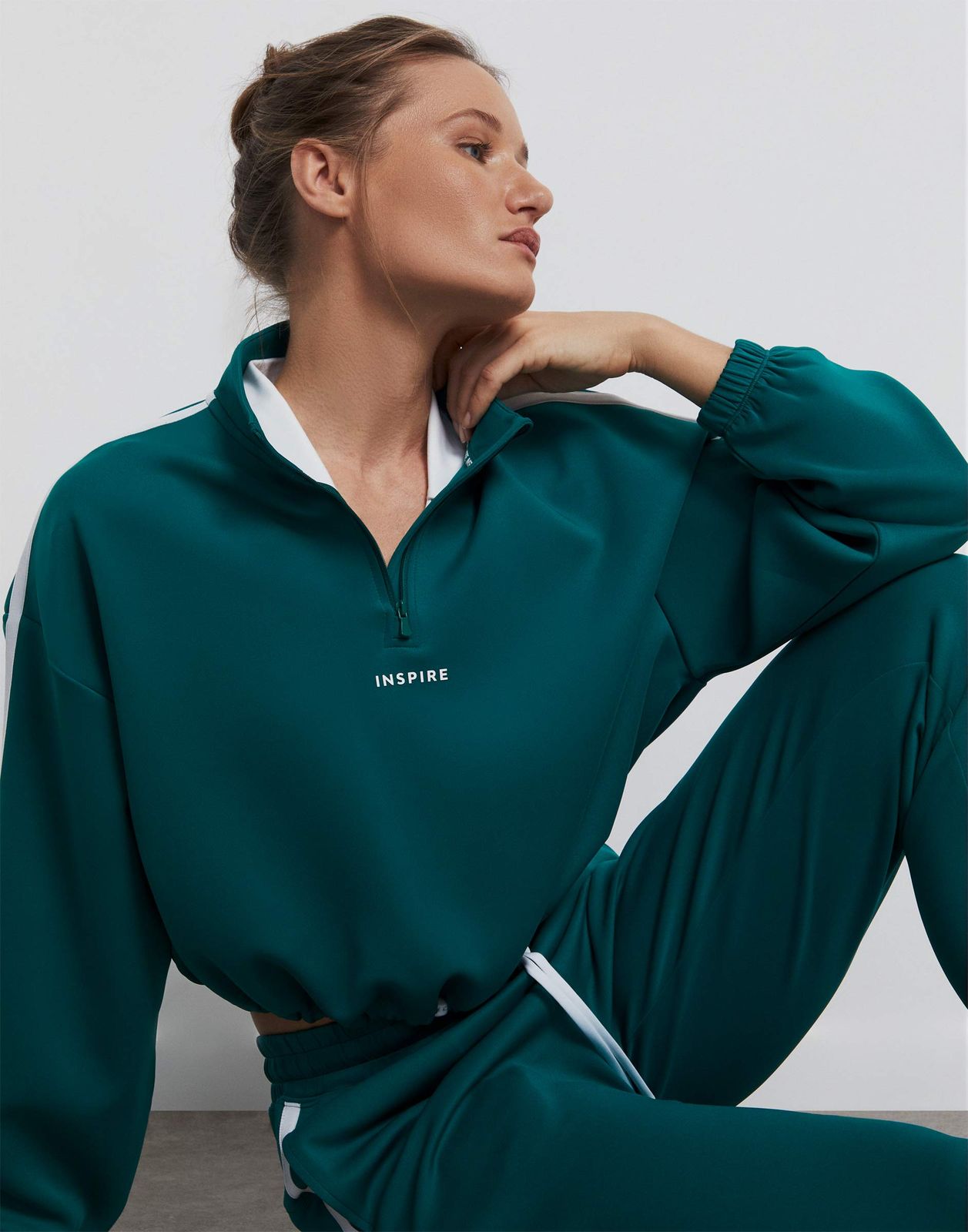 

Свитшот Gloria Jeans GRT000493 темно-зеленый M/170 женский, GRT000493