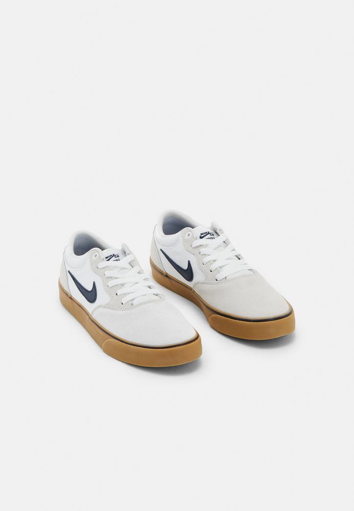 

Кеды унисекс Nike SB NS415O00T белые 44.5 EU, Белый, NS415O00T