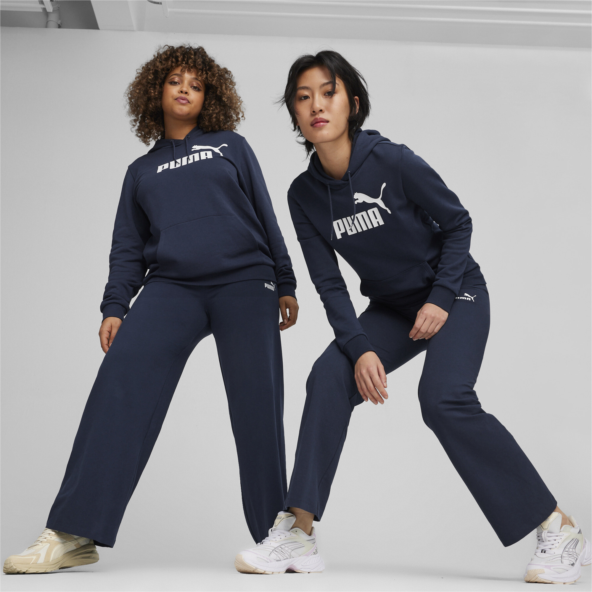 

Худи женское PUMA ESS Logo Hoodie TR (s) синее XL, Синий, ESS Logo Hoodie TR (s)