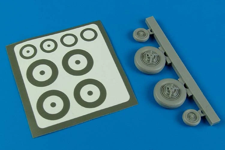 

Набор дополнений Aires 1/48 F 100 Super Sabre wheels paint masks 4589
