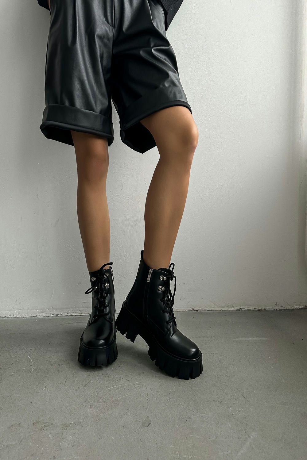 

Ботинки женские Sbalo k399 черные 39 RU, Черный, k399