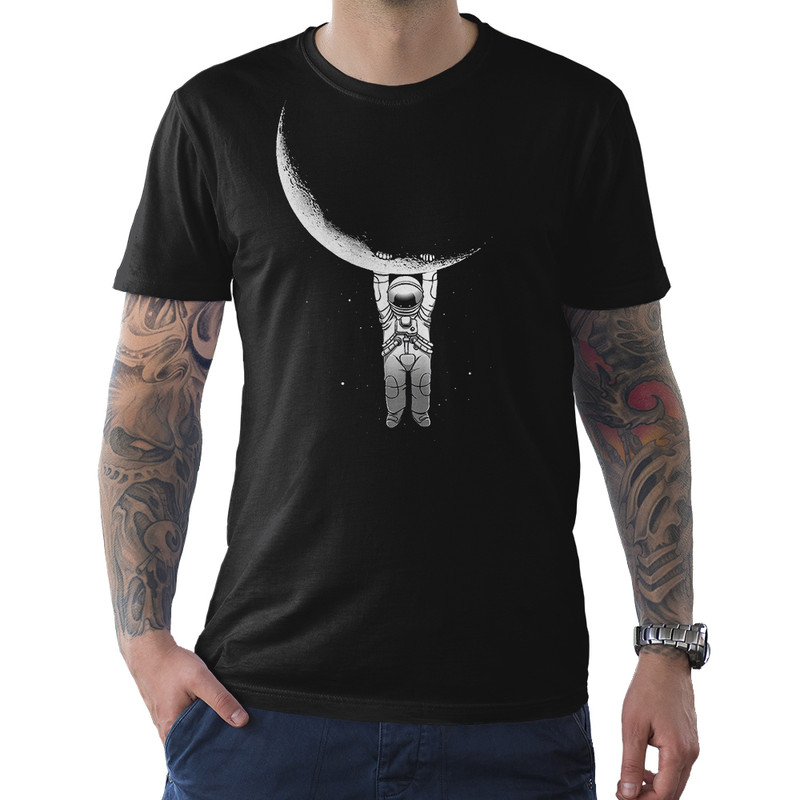 

Футболка мужская Dream Shirts Космонавт черная 3XL, Черный, Космонавт