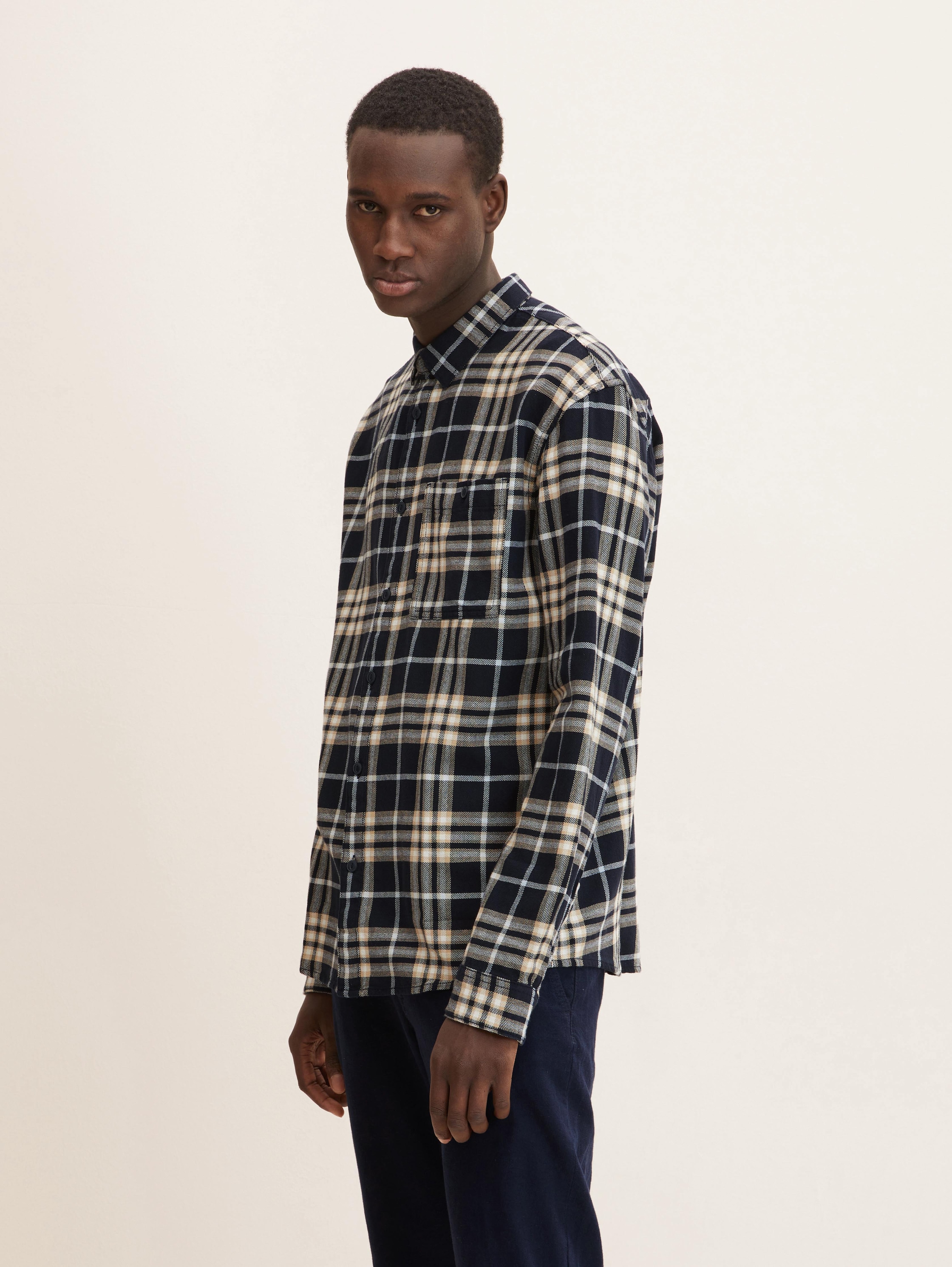 

Рубашка мужская Tom Tailor Denim 1032385 черная 2XL, 1032385