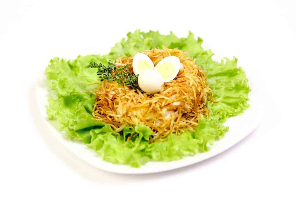 

Салат Торговая Площадь Гнездо глухаря с курицей 150 г