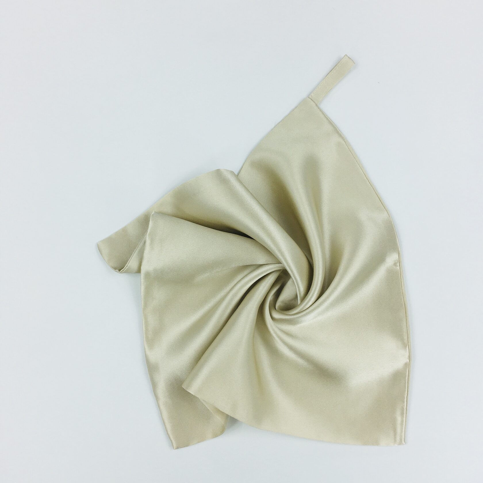 фото Шелковое полотенце для лица luxe silk "карамель" p1717