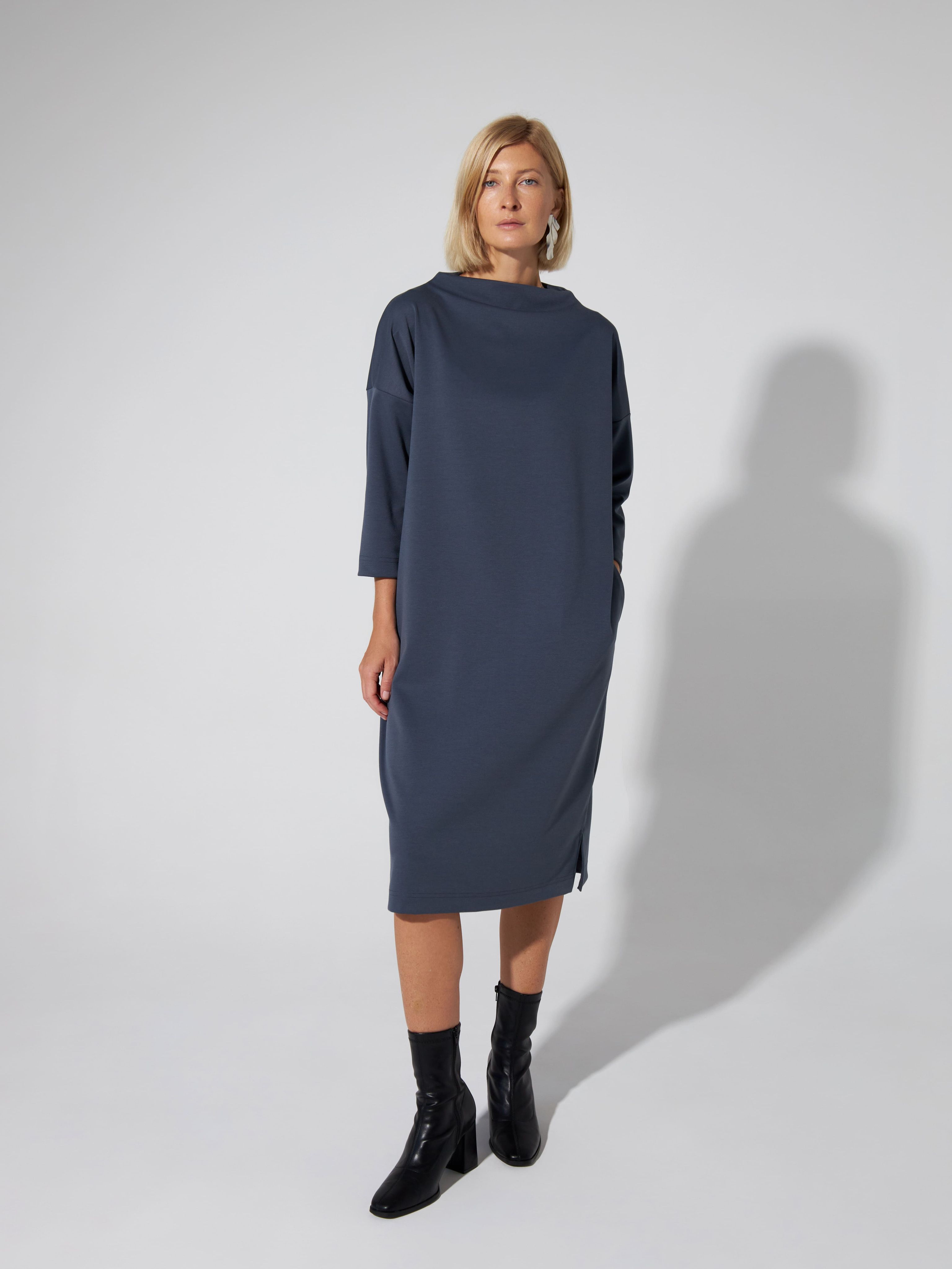 

Платье женское KATHARINA KROSS 00-00006114 серое 2XL, Серый, 00-00006114