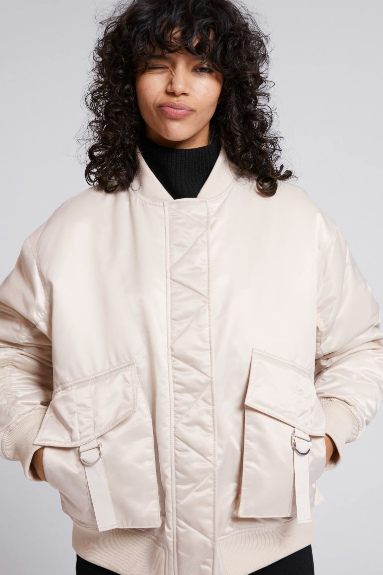 

Бомбер женский & Other Stories 1117794002 белый XS (доставка из-за рубежа), 1117794002