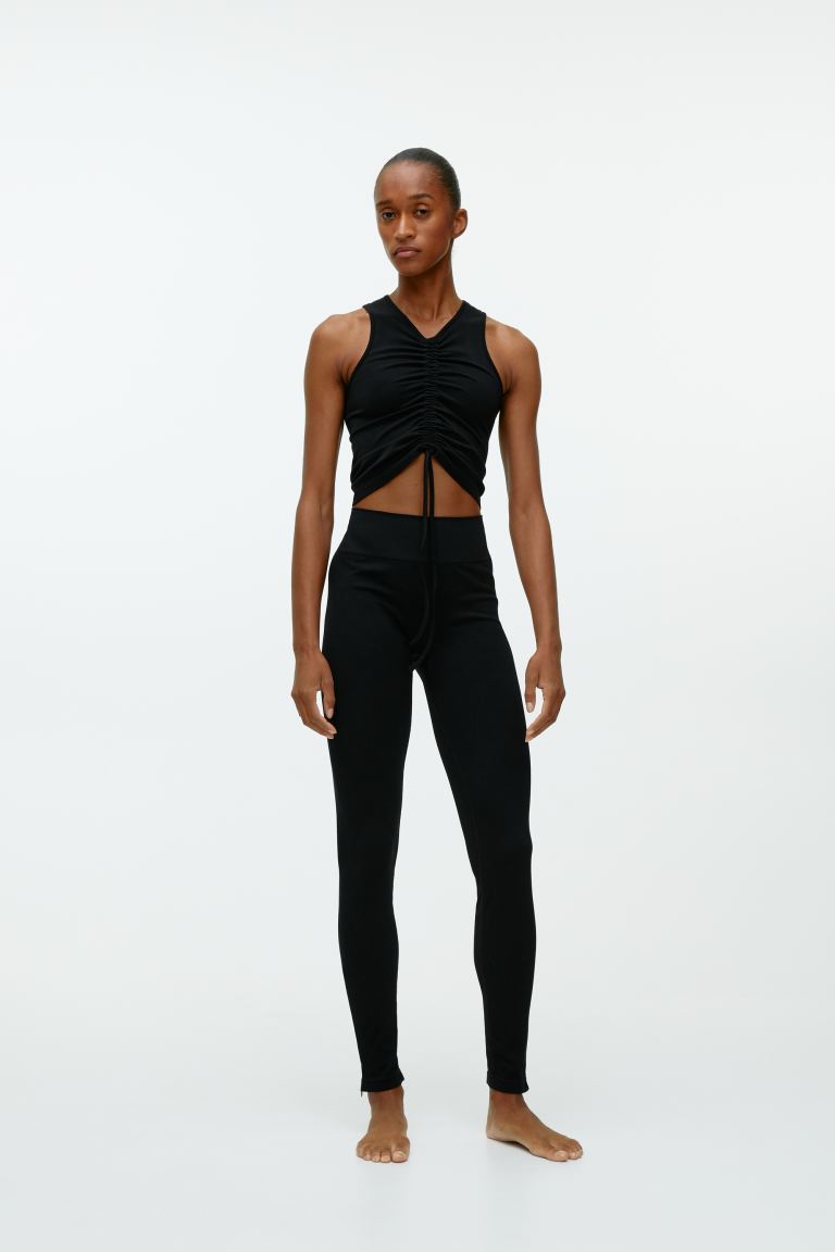 

Леггинсы женские ARKET 1118119001 черные XS (доставка из-за рубежа), Черный, 1118119001