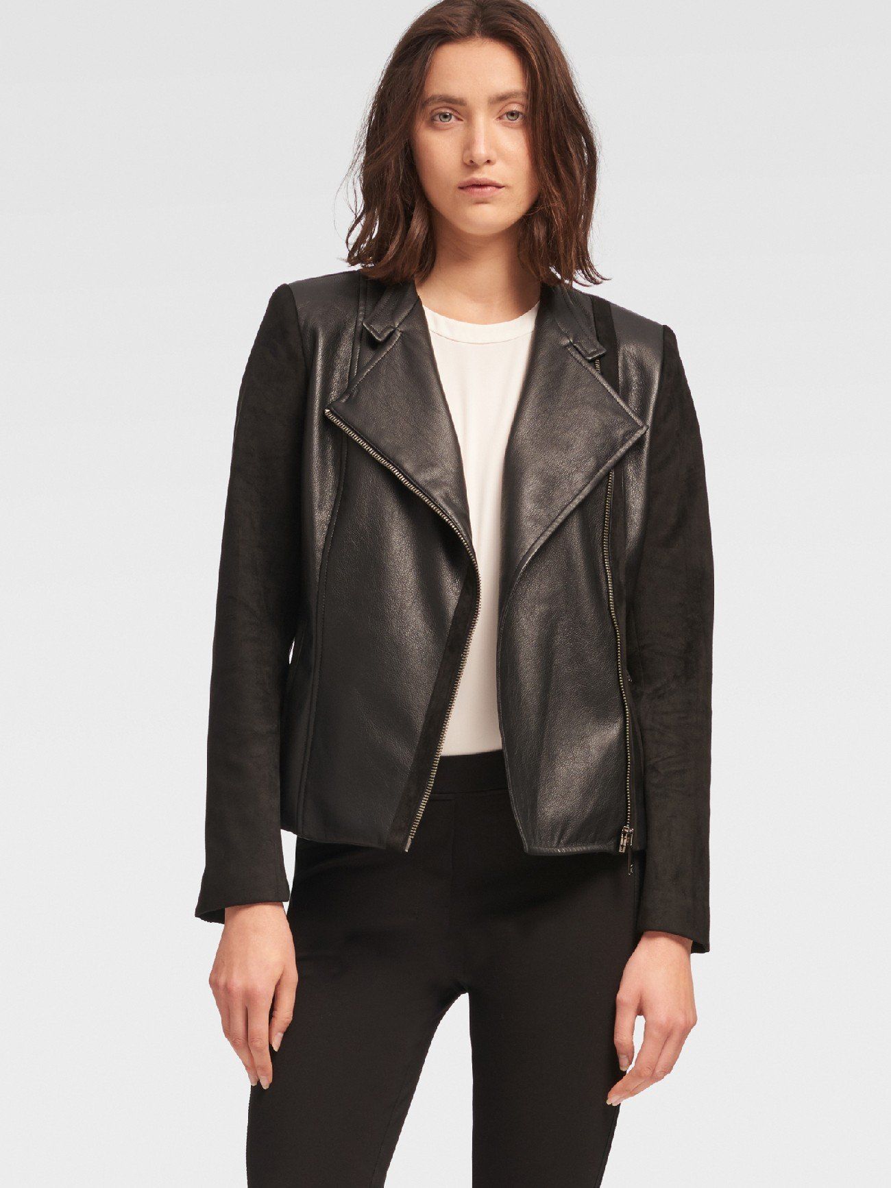 

Кожаная куртка женская DKNY P8JCRDT0 черная XL, P8JCRDT0