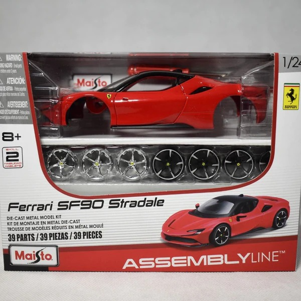 фото Машинка сборная металлическая maisto kit 1:24 ferrari sf90 stradale 39137