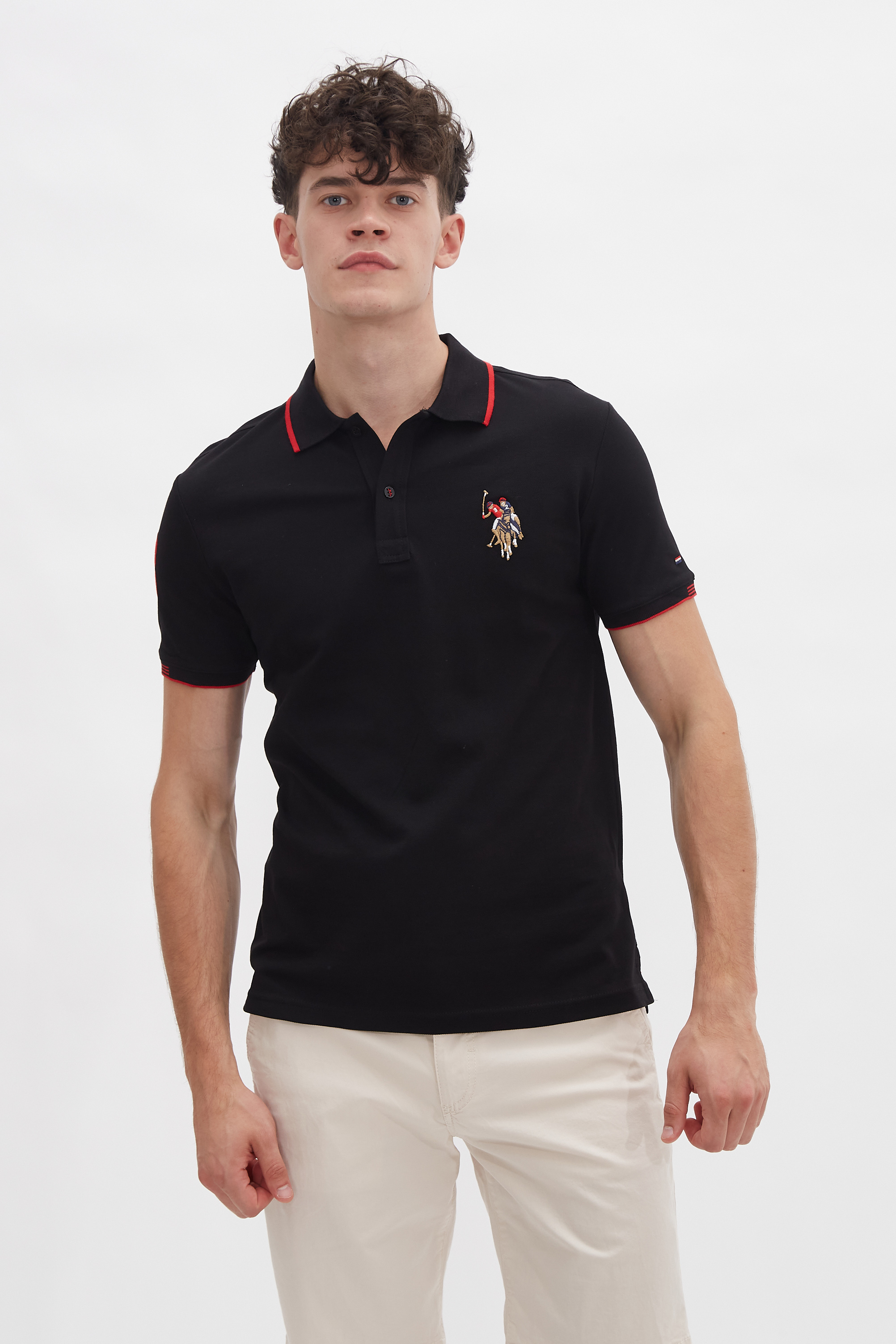 

Футболка мужская U.S. POLO Assn. G081SZ0110SD01IY021 черная L, G081SZ0110SD01IY021