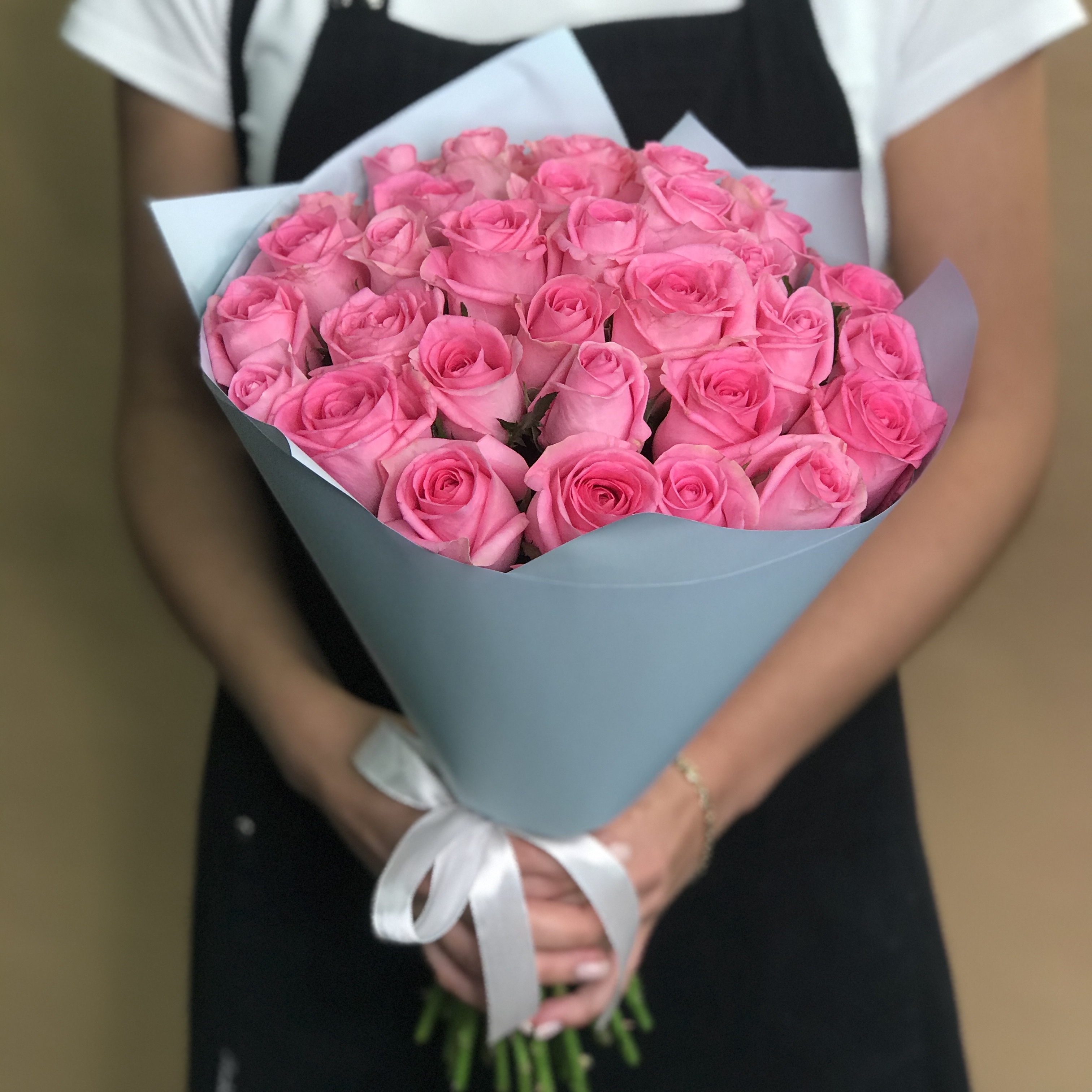 

Букет из 35 розовых роз (40 см).