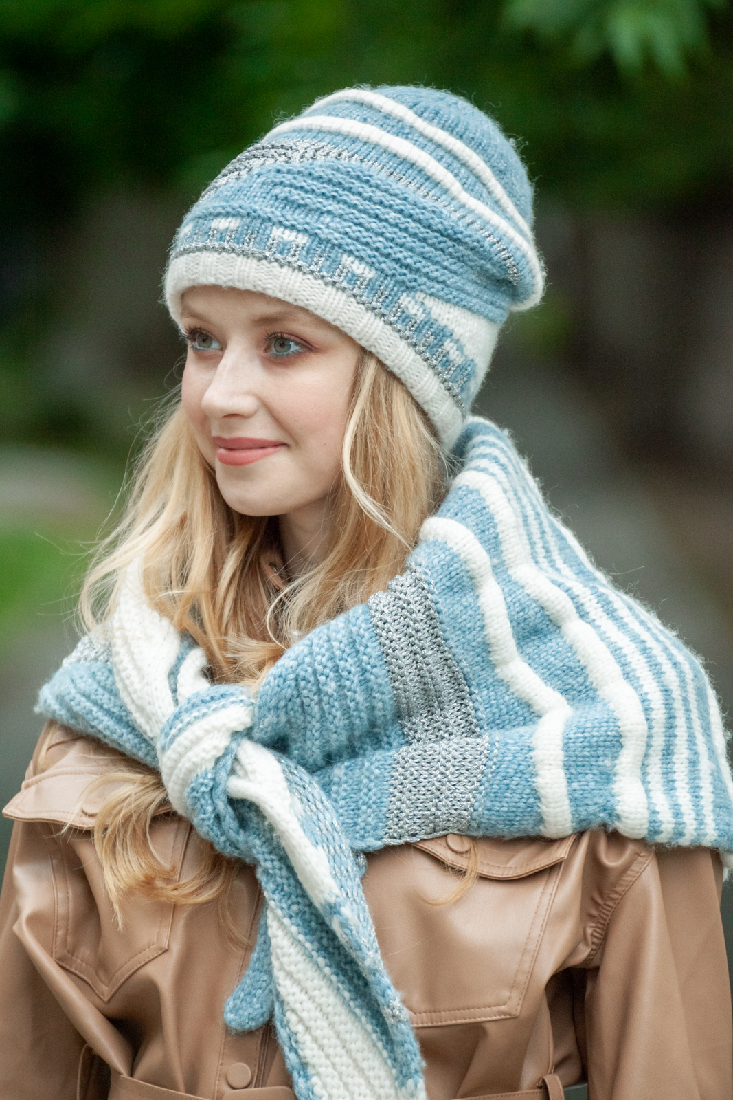 

Комплект шапка и косынка женский Шапландия Патриция голубой/серебро, р.56-58, Патриция