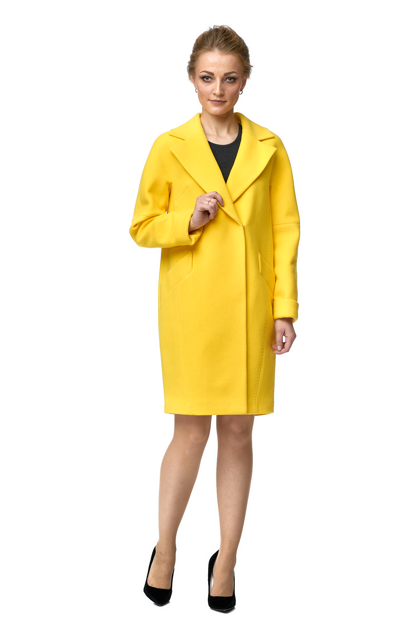 Пальто женское МОСМЕХА 8002653 желтое 42 RU