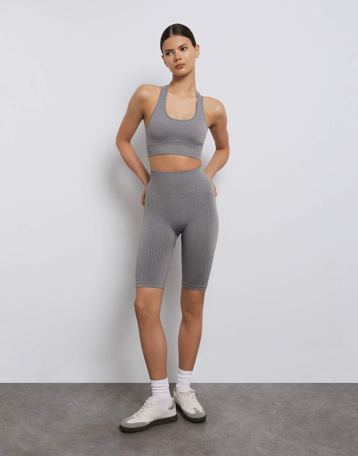 

Спортивные велосипедки женские Gloria Jeans GRT000545 серый меланж XXS/158, GRT000545