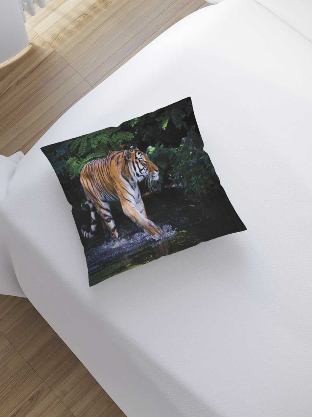 

Наволочка декоративная JoyArty "Вброд по ручейку" на молнии, 45x45 см, Синий