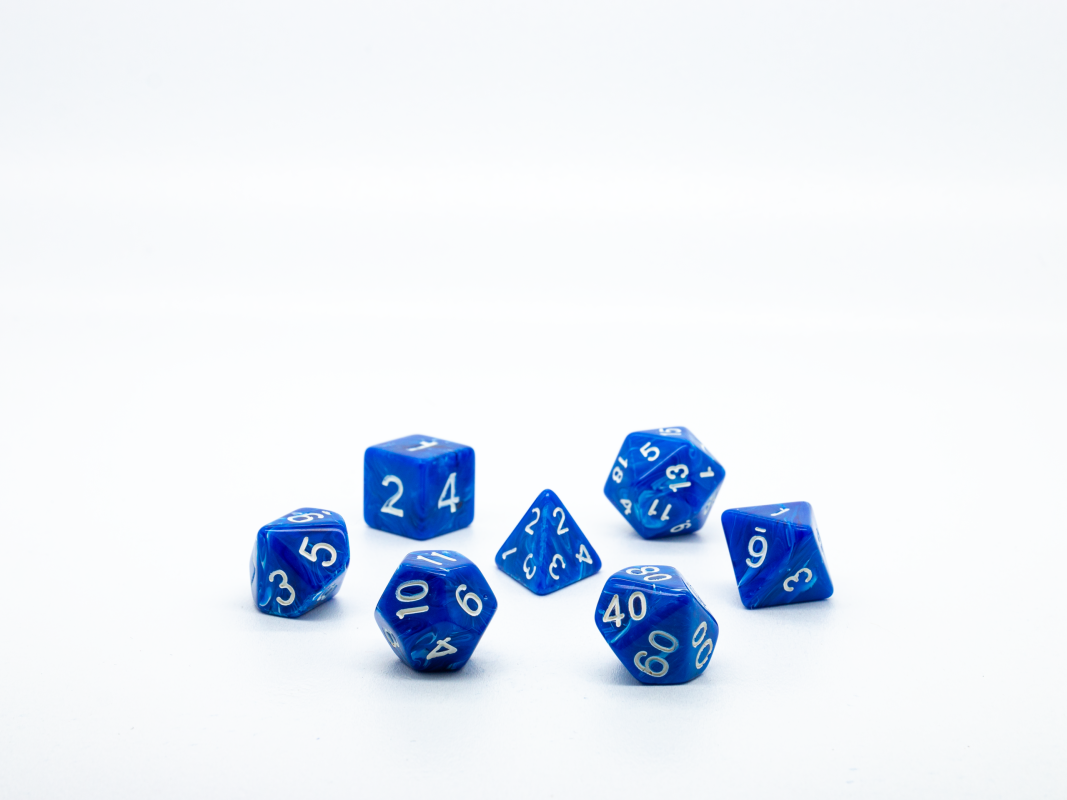 Набор кубиков для D&D, Dungeons and Dragons, ДнД, Pathfinder мраморно-синие набор из 8 коробочек для кки magic the gathering bundle kaldheim