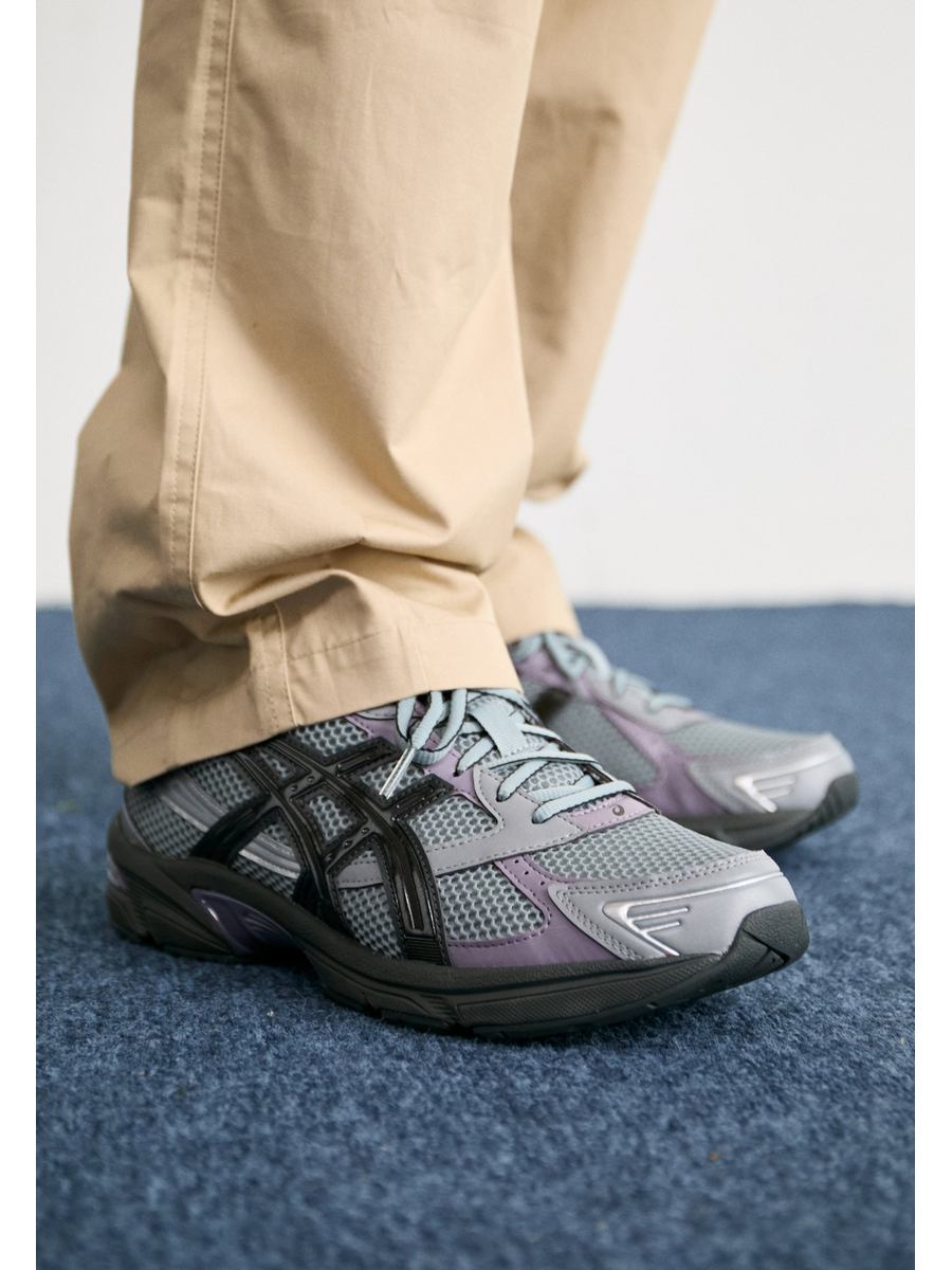 

Кроссовки унисекс Asics A0H15O08Z серые 45 EU, Серый, A0H15O08Z