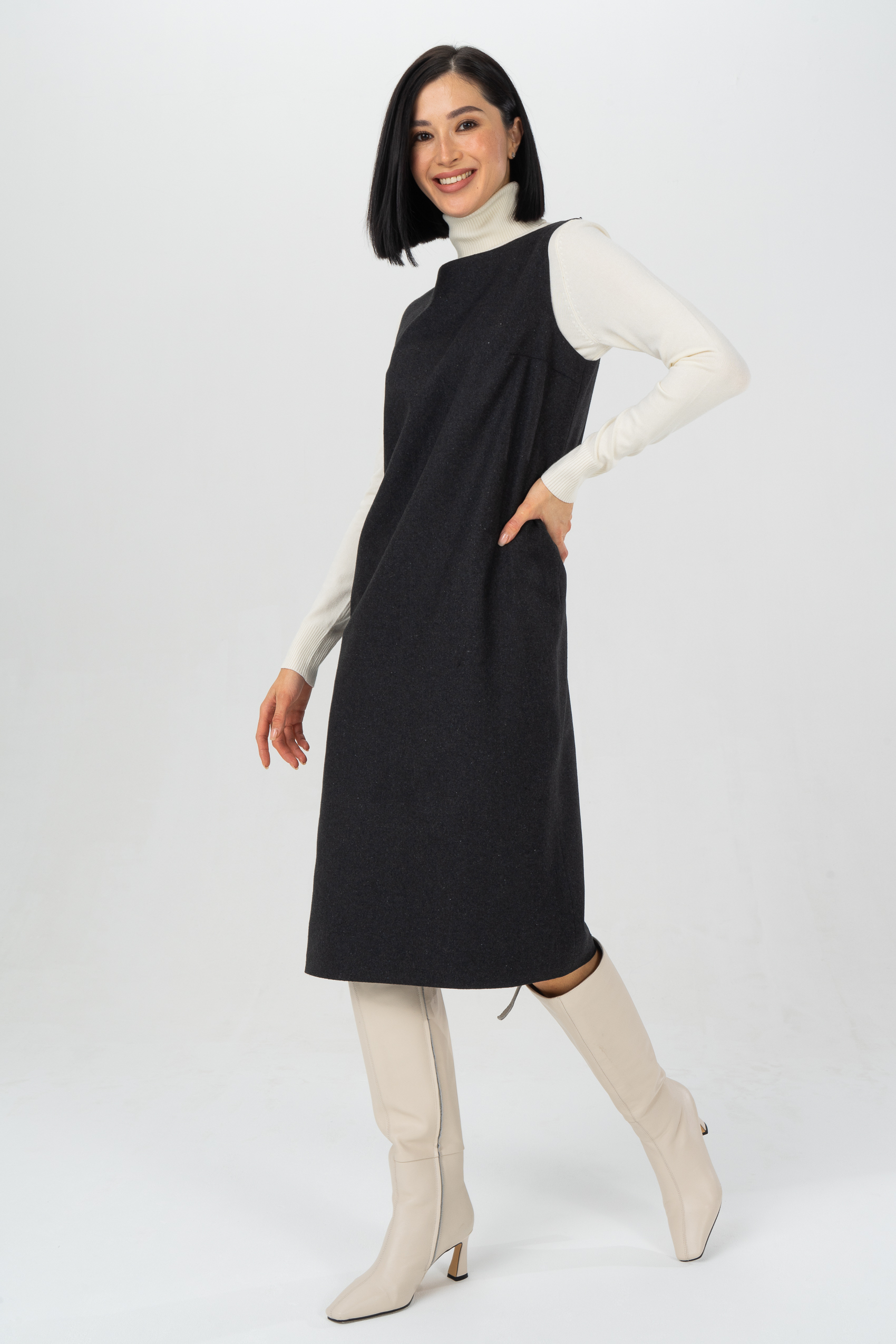 

Платье женское Ennergiia AW23-SH06 серое 44 RU, AW23-SH06