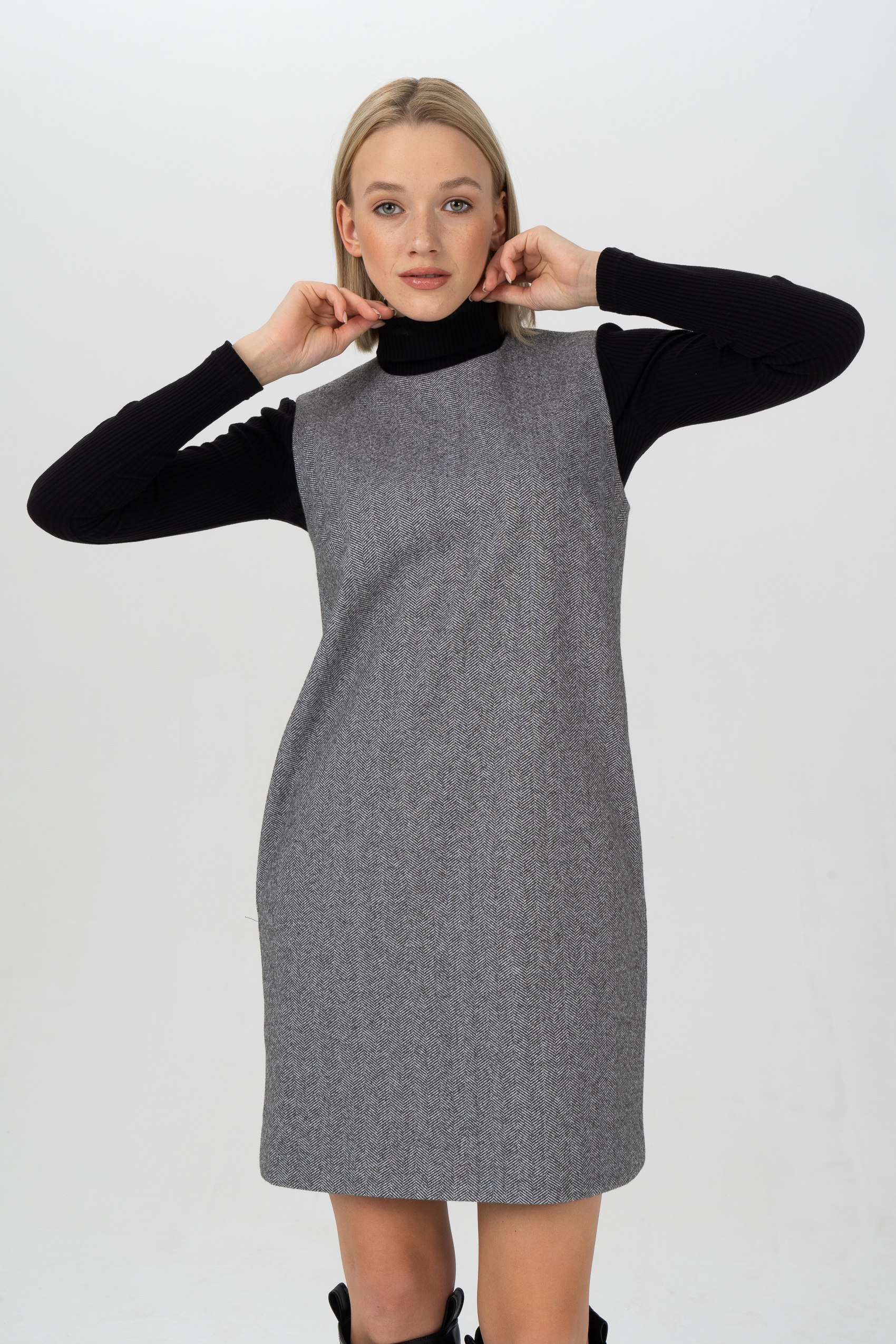 

Сарафан женский Ennergiia AW23-YOL01 серый 42 RU, AW23-YOL01