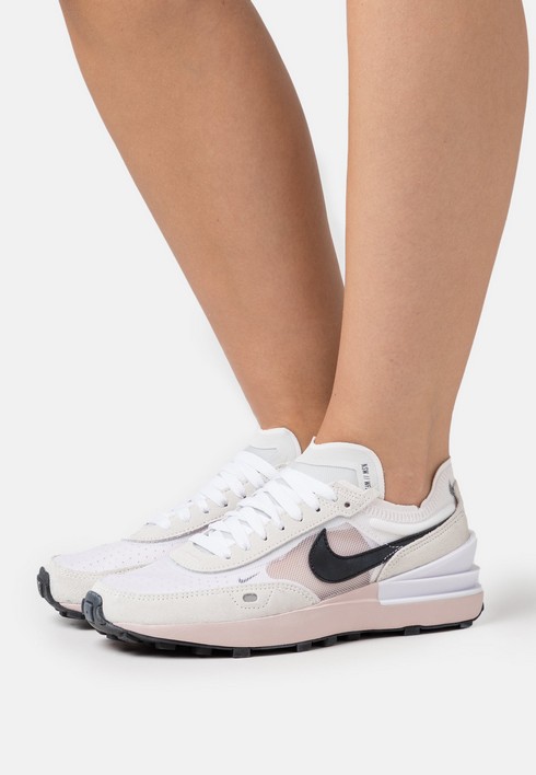 

Кроссовки женские Nike W Waffle One белые 37.5 EU (доставка из-за рубежа), Белый, W Waffle One