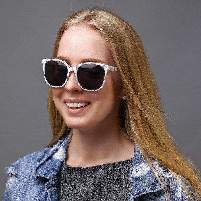 Солнцезащитные очки женские White marble черные